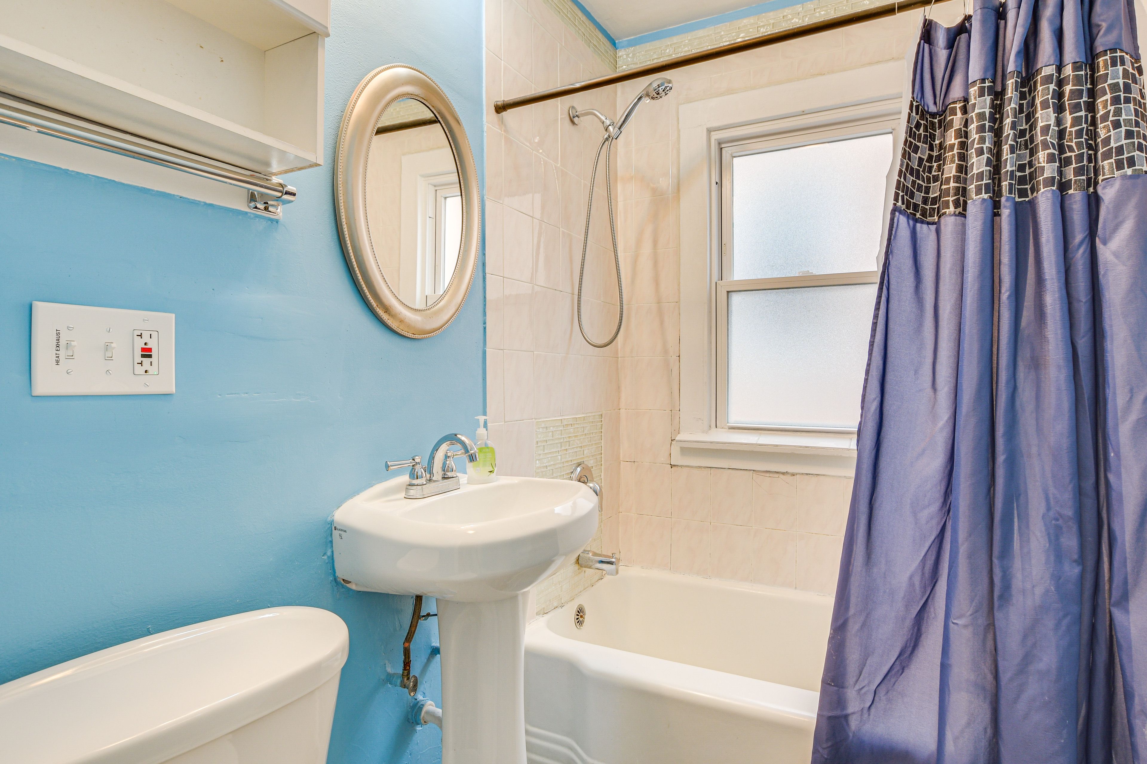 Full Bathroom | Hair Dryer