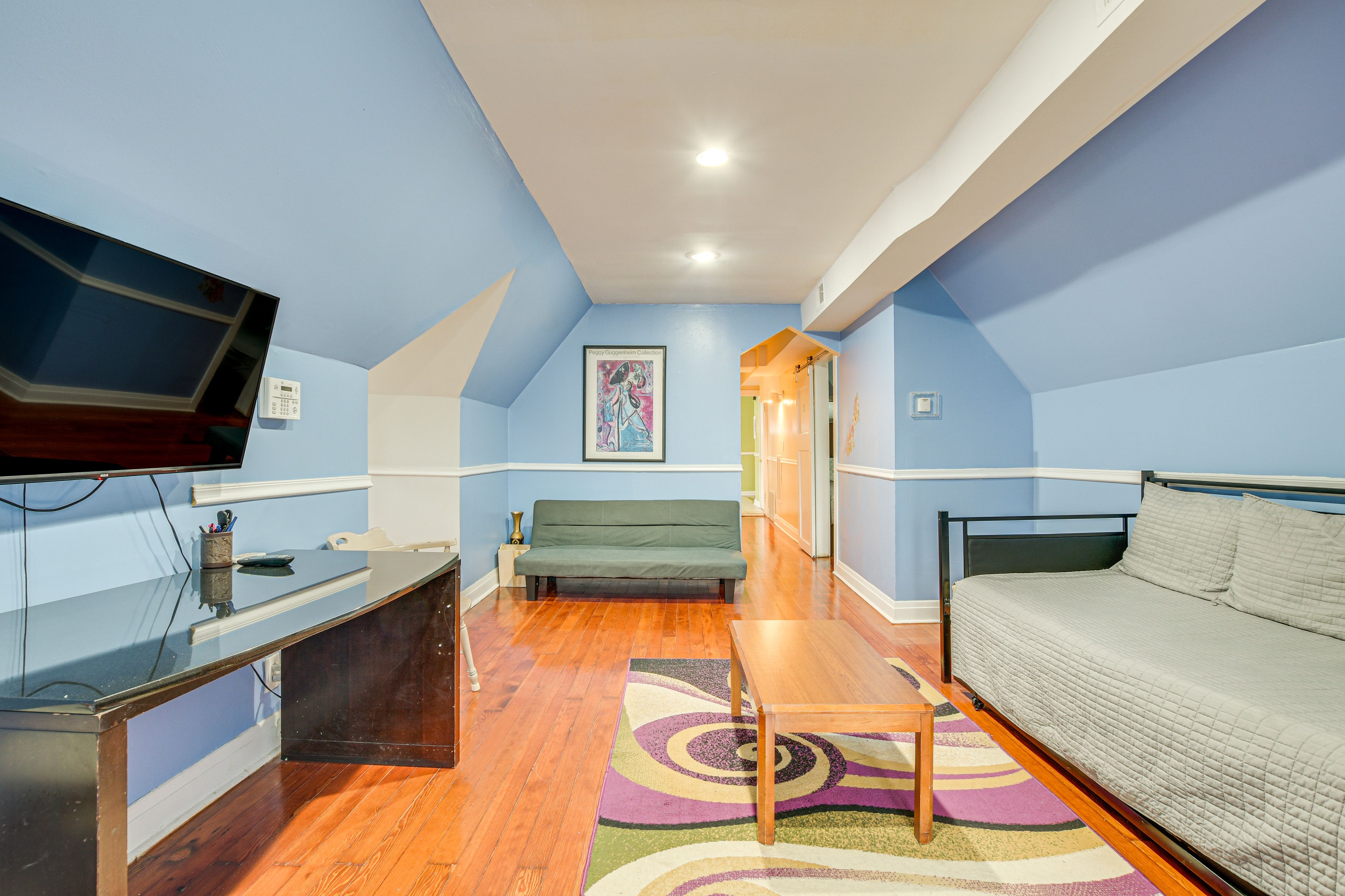 Living Room | Free WiFi | Electric Heat | Smart TVs