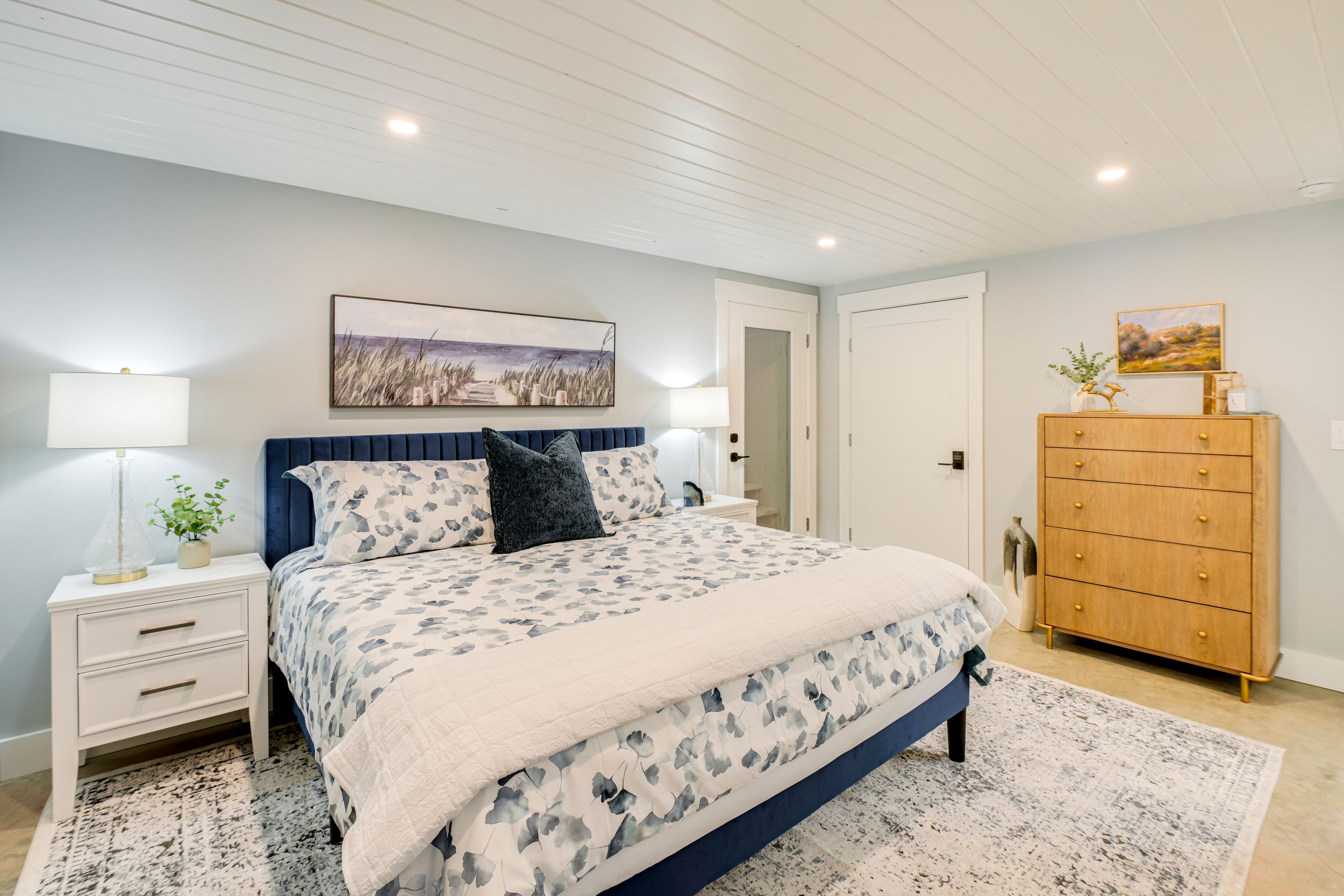 Bedroom 4 | King Bed | Basement Level