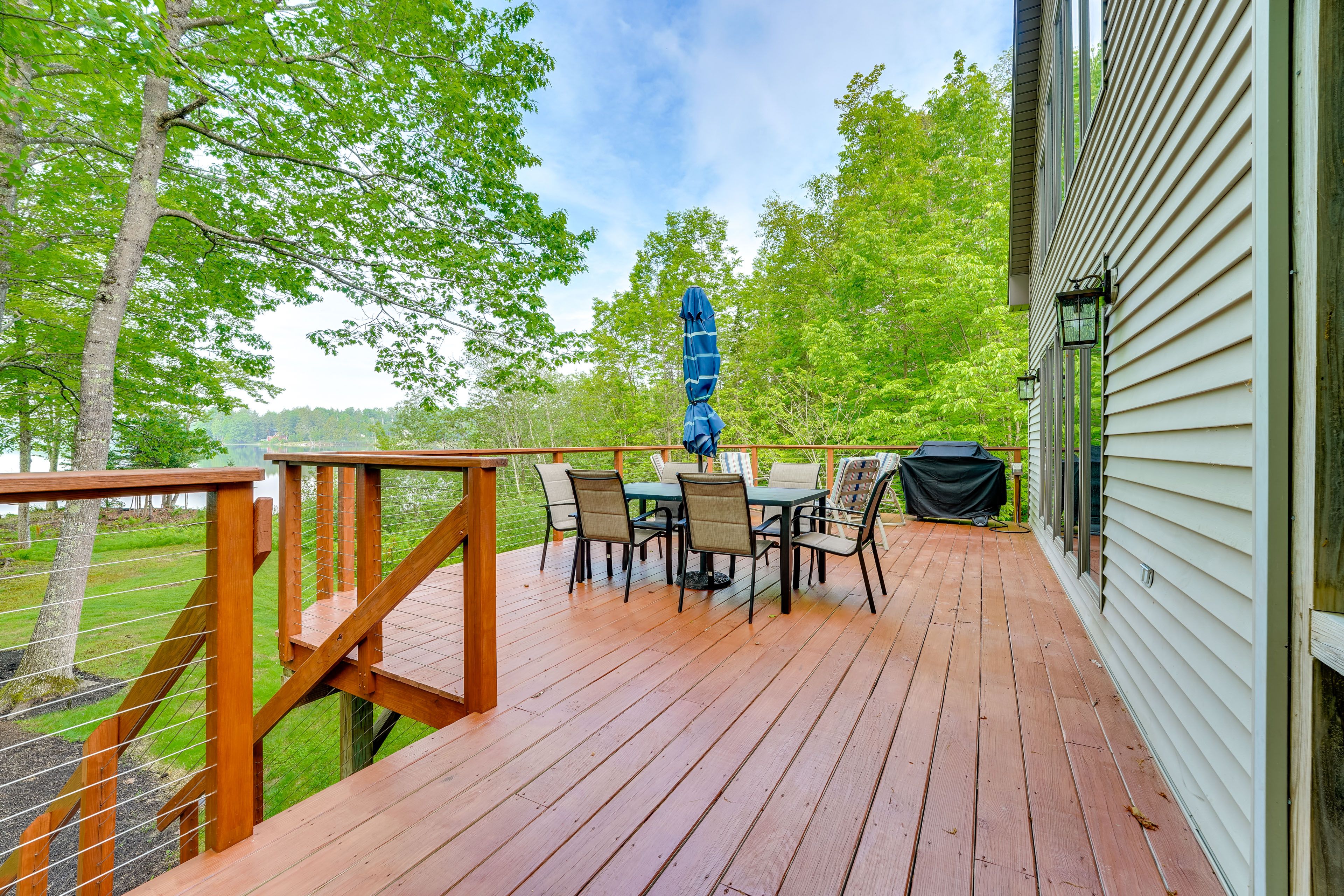 Deck | Lake View | Dock | Fire Pit | Gas Grill | Seasonal Kayaks