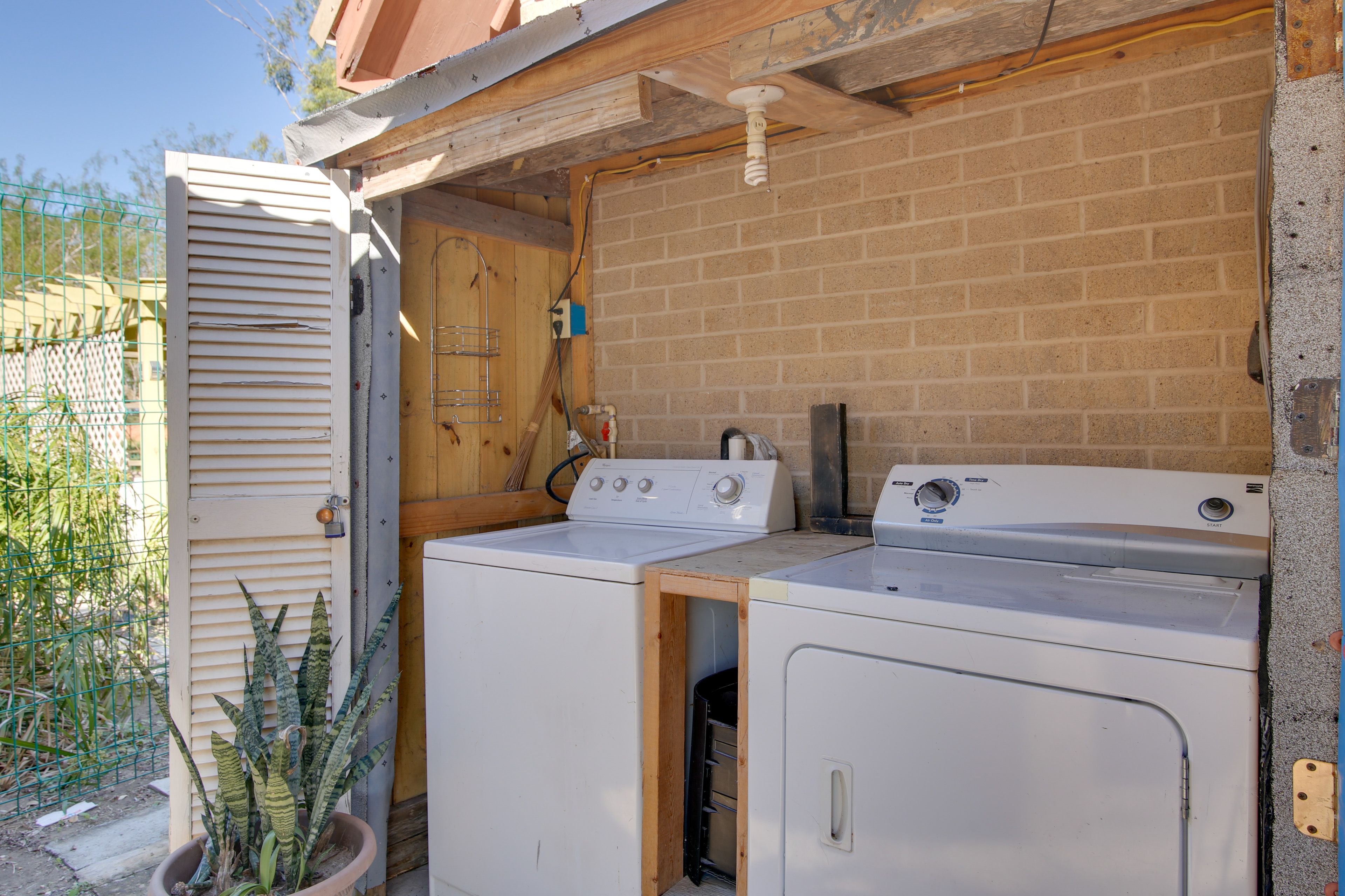 Shared Laundry Area | Outdoor Access | Washer & Dryer