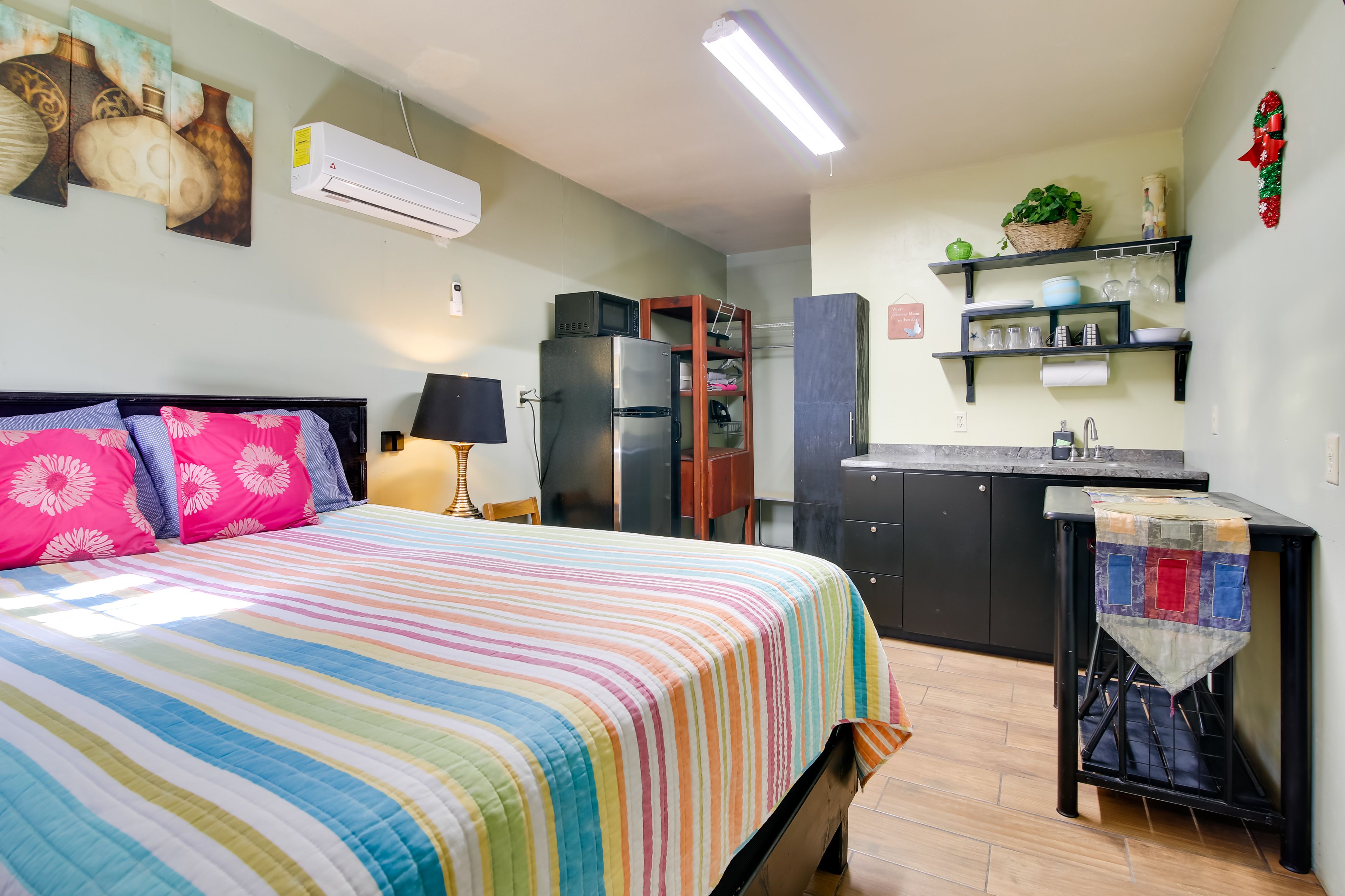 Santa Rosa Vacation Rental | Studio | 1BA | Step-Free Access | 400 Sq Ft