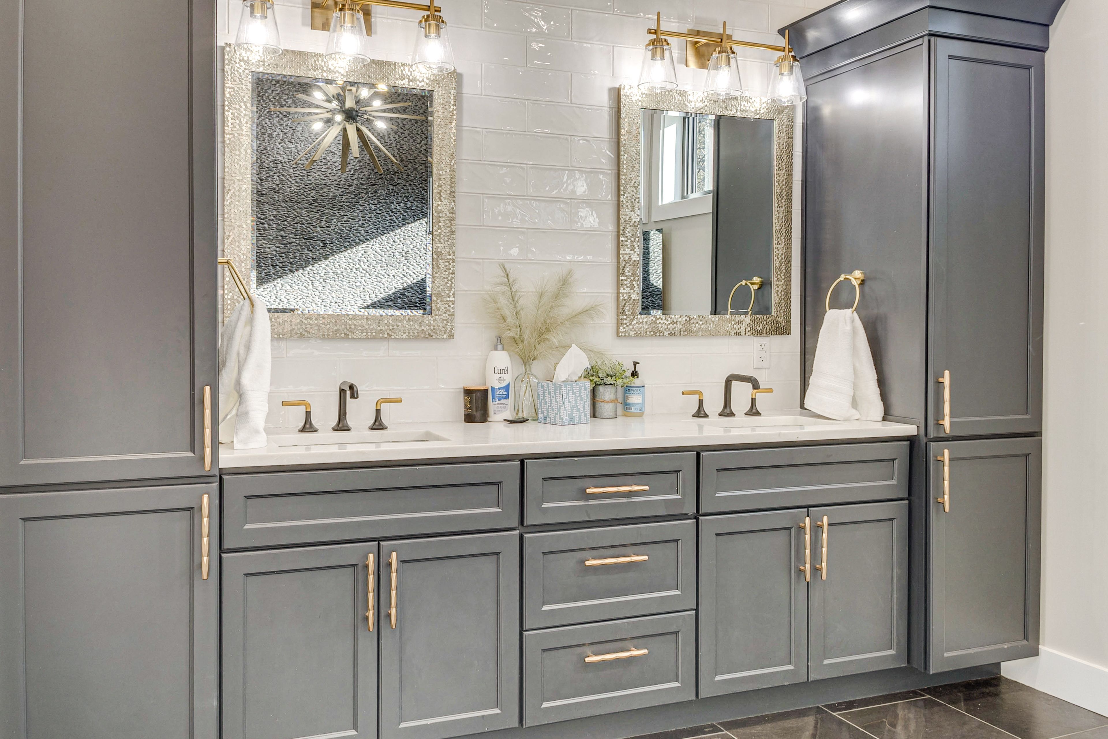 Full Bathroom | 1st Floor
