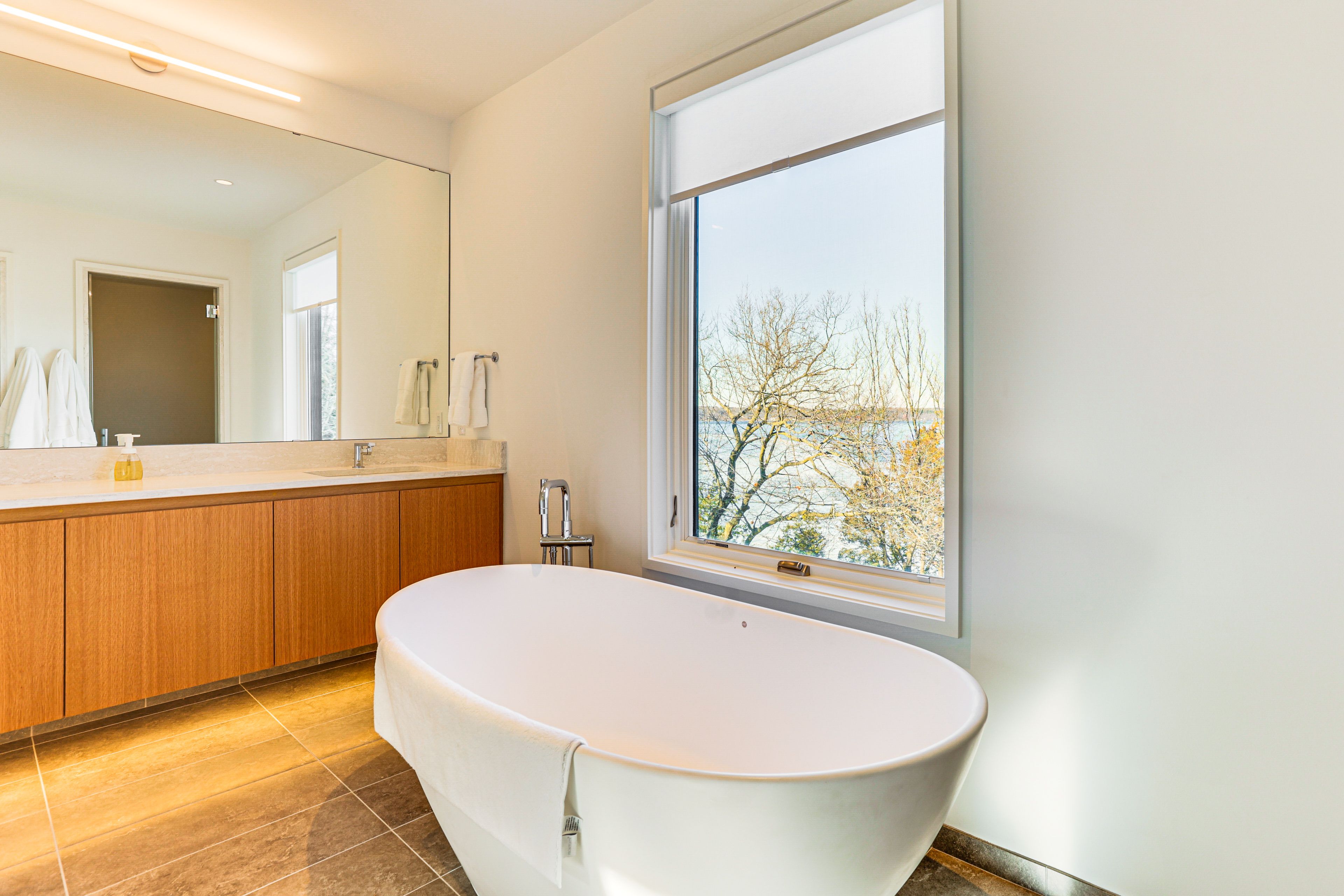Full Bathroom | Towels Provided | 3rd Floor