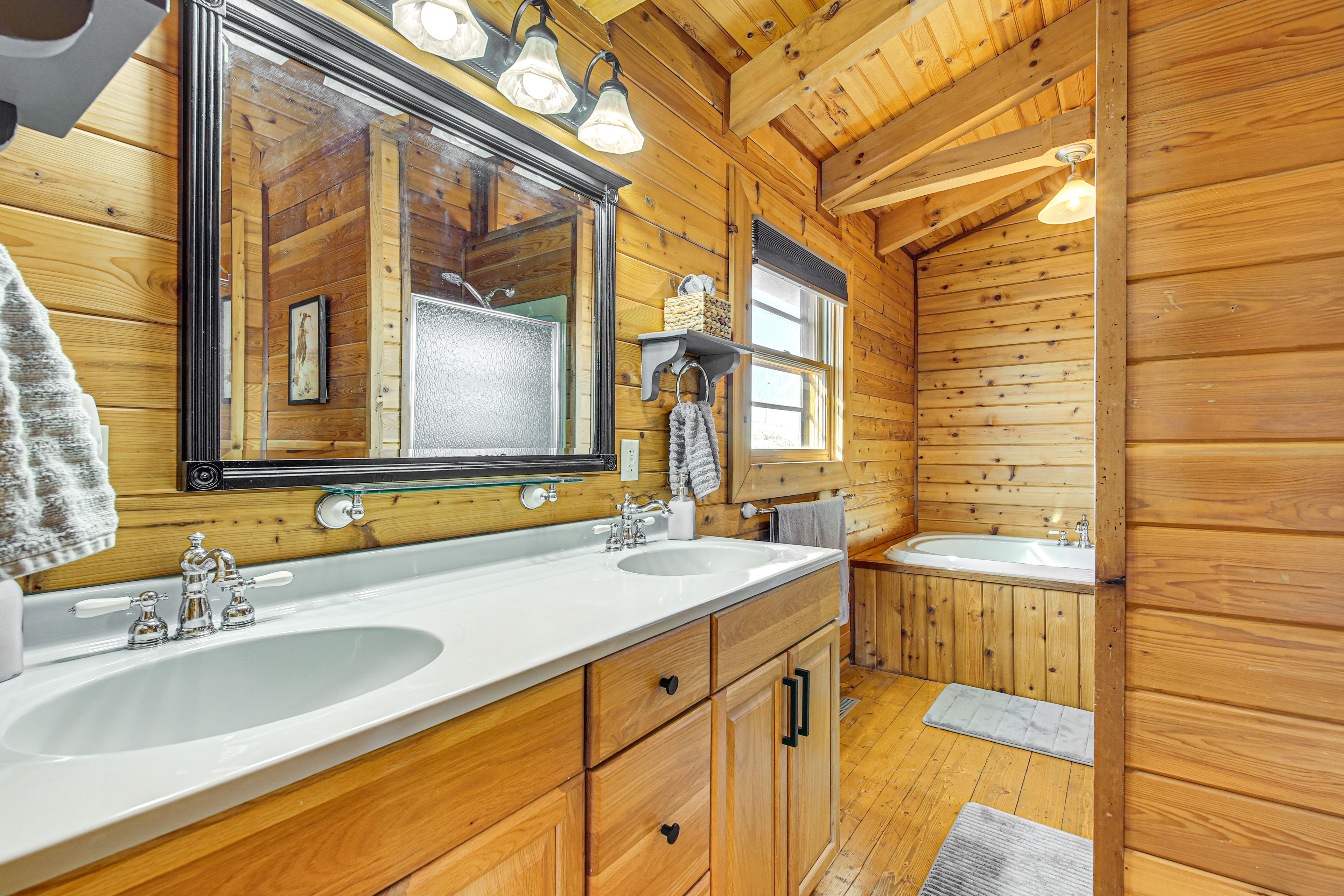 En-Suite Bathroom | 2nd Floor