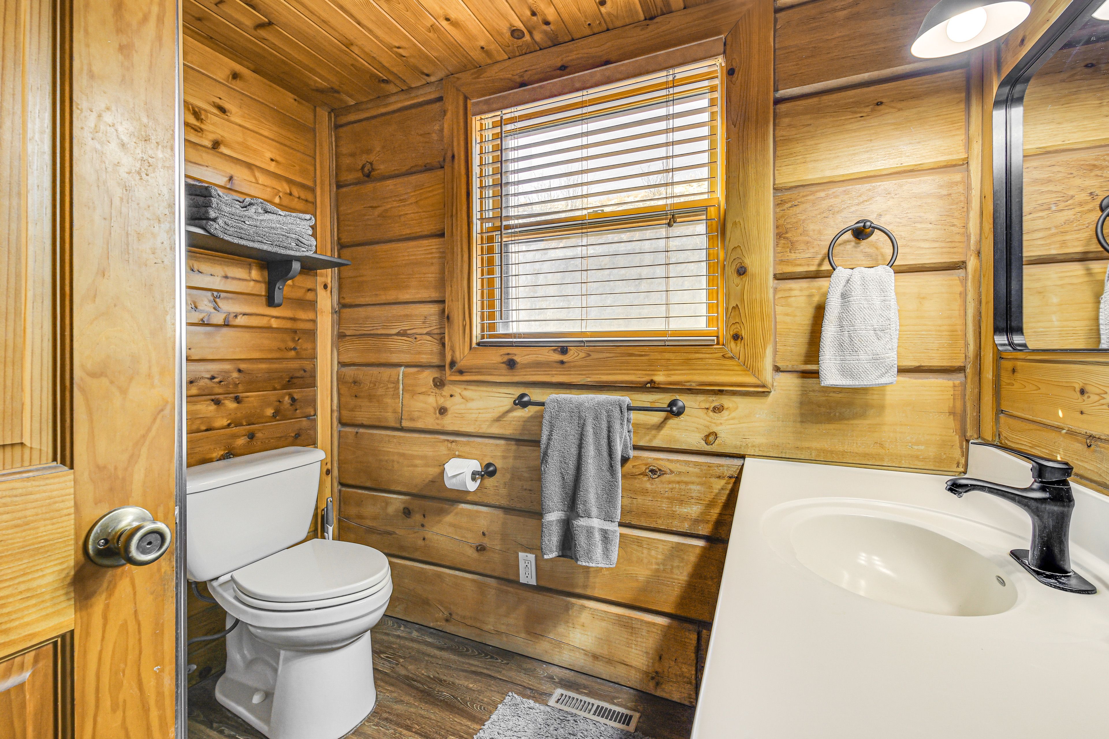 Full Bathroom | 1st Floor