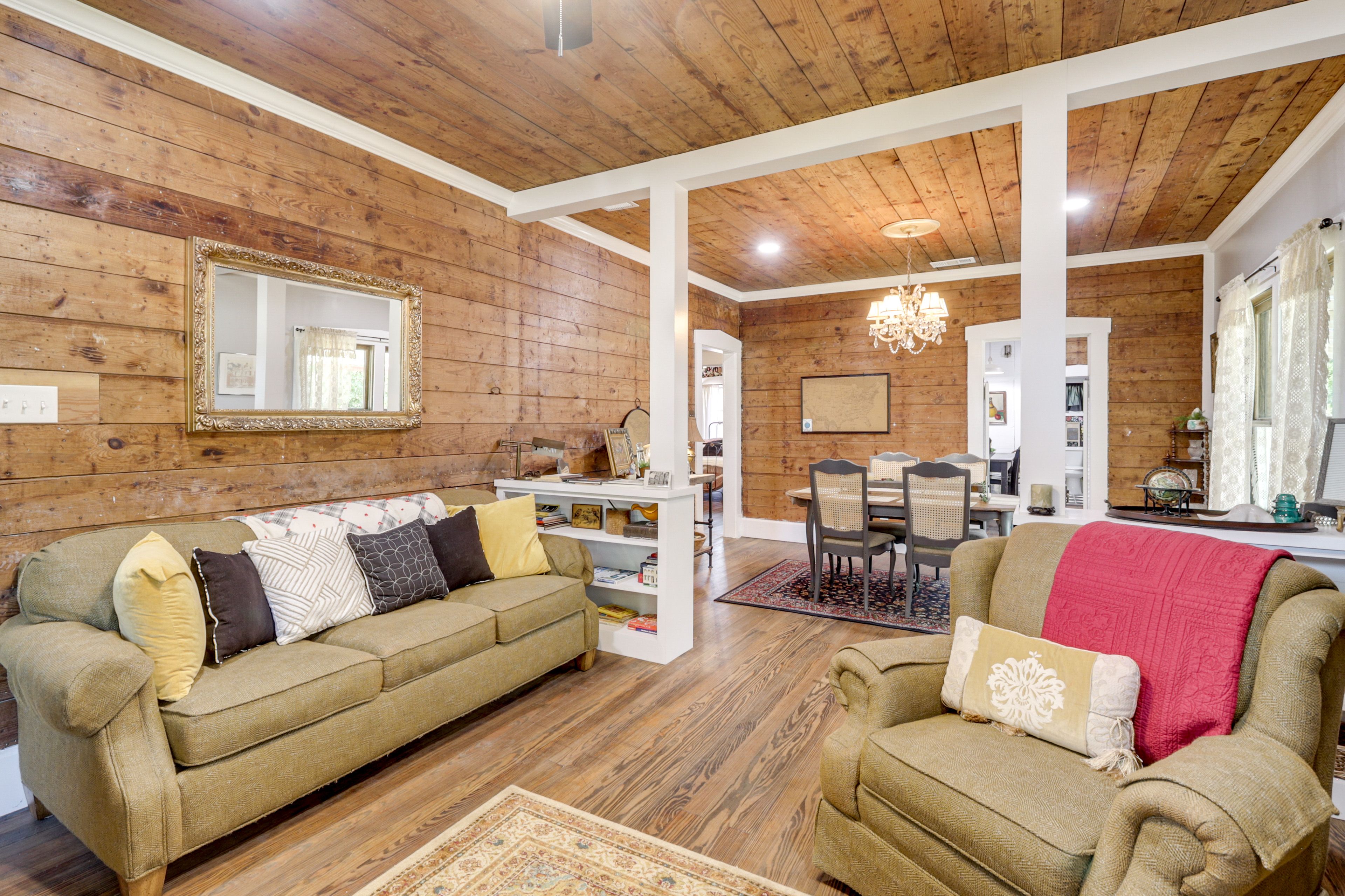Living Room | Twin Sleeper Sofa | Free WiFi | Central A/C & Heating