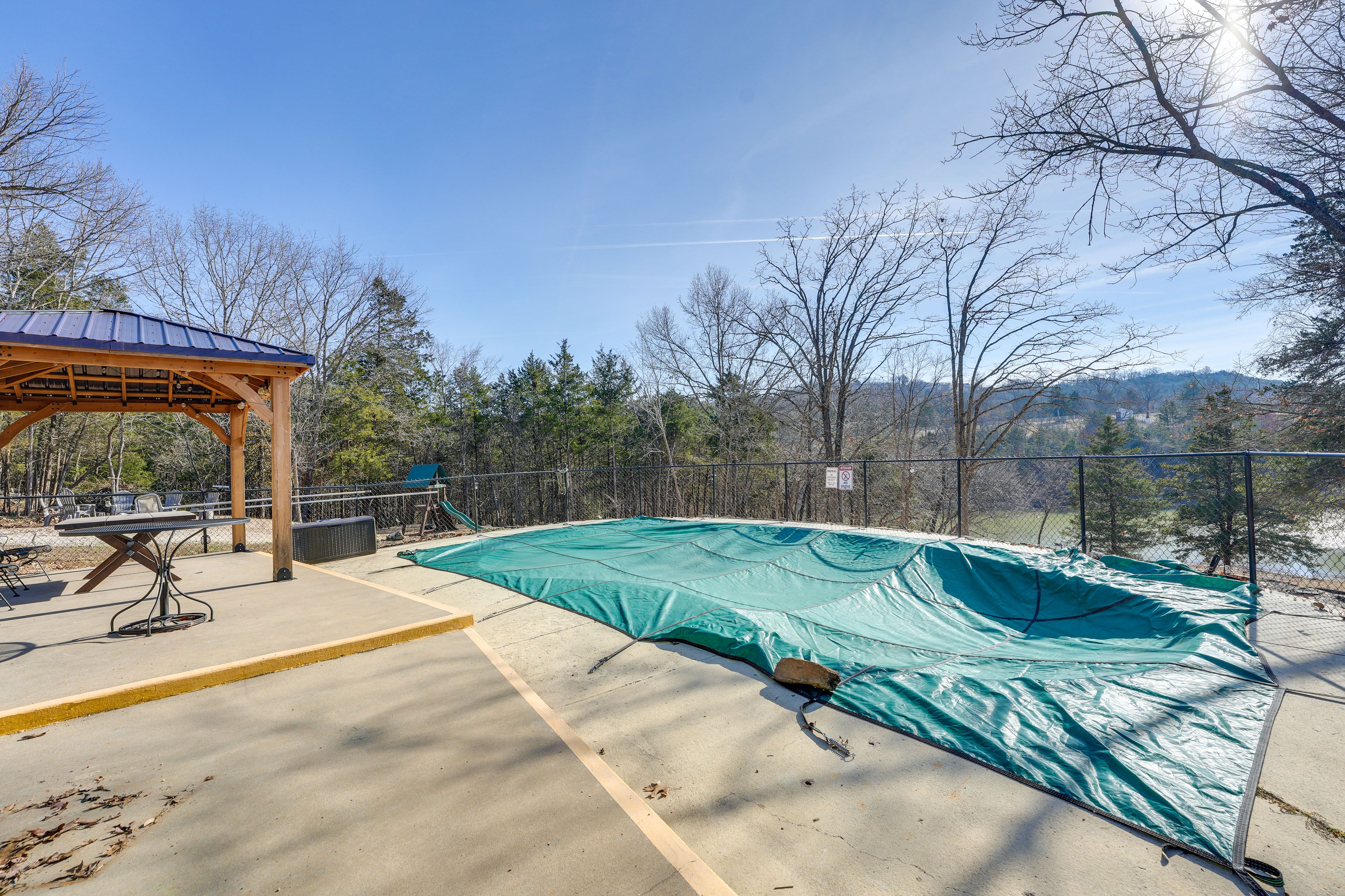 Fair Haven Cove | Community Amenities | Outdoor Pool