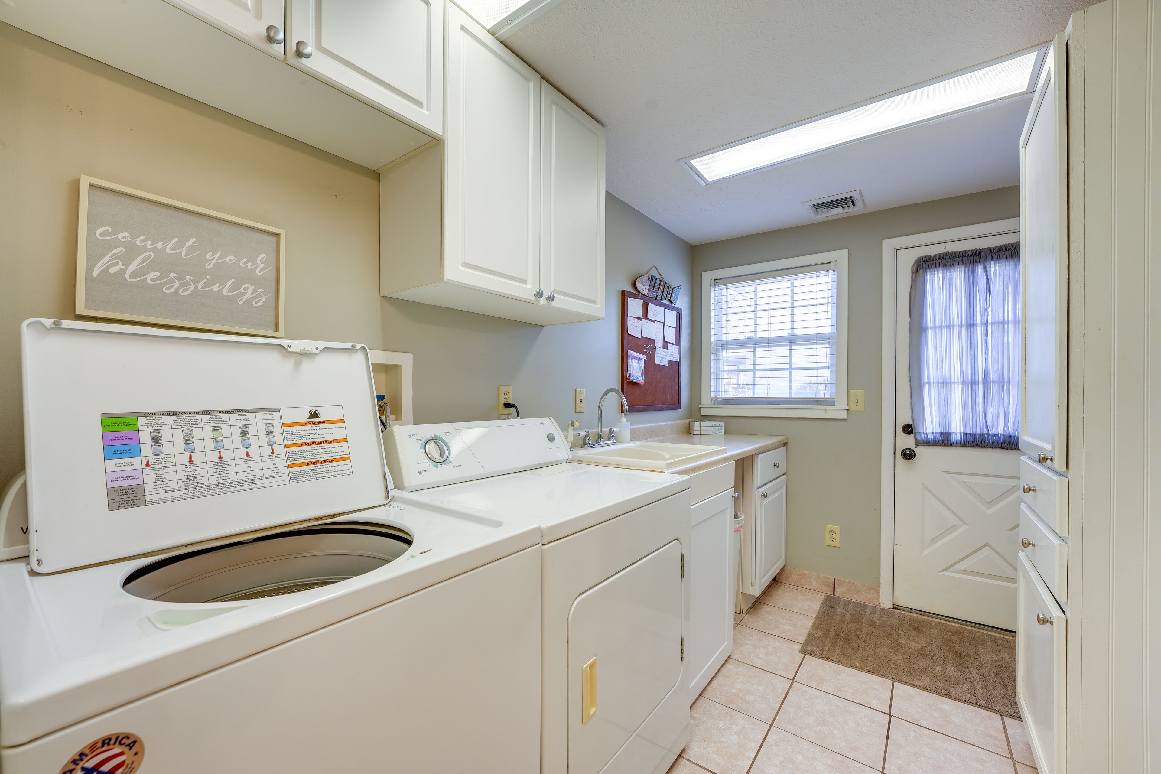 Laundry Room | Washer & Dryer