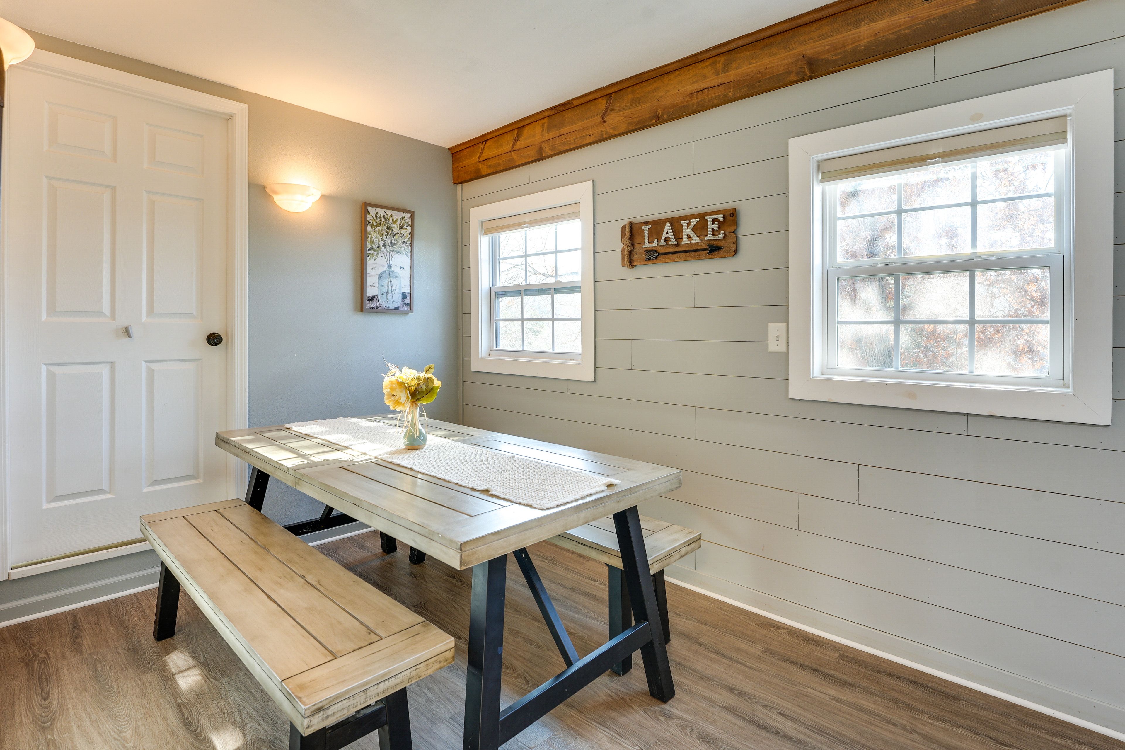 Dining Room | Dishware/Flatware Provided
