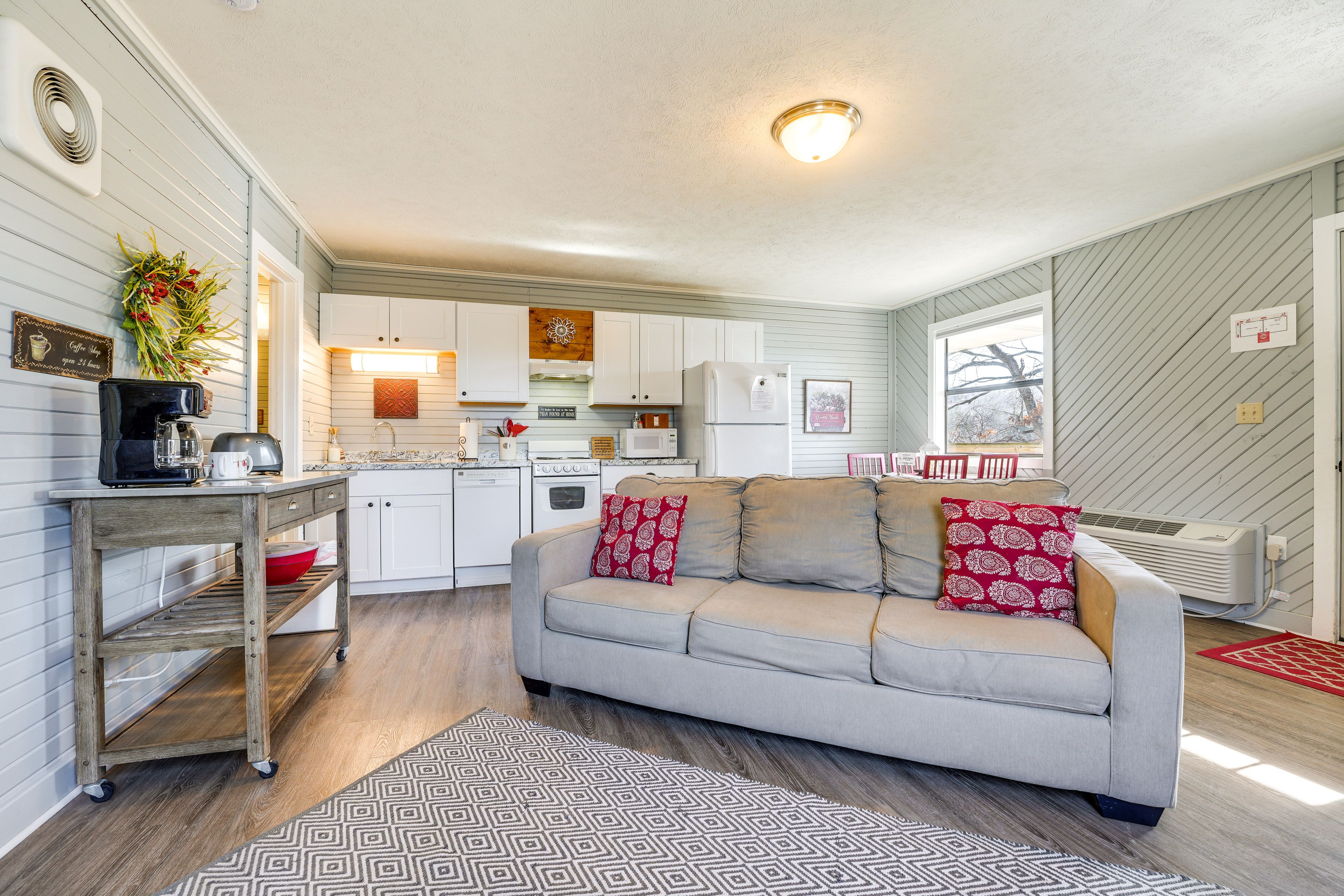 Living Area | TV | Full Sleeper Sofa | Single-Story Unit