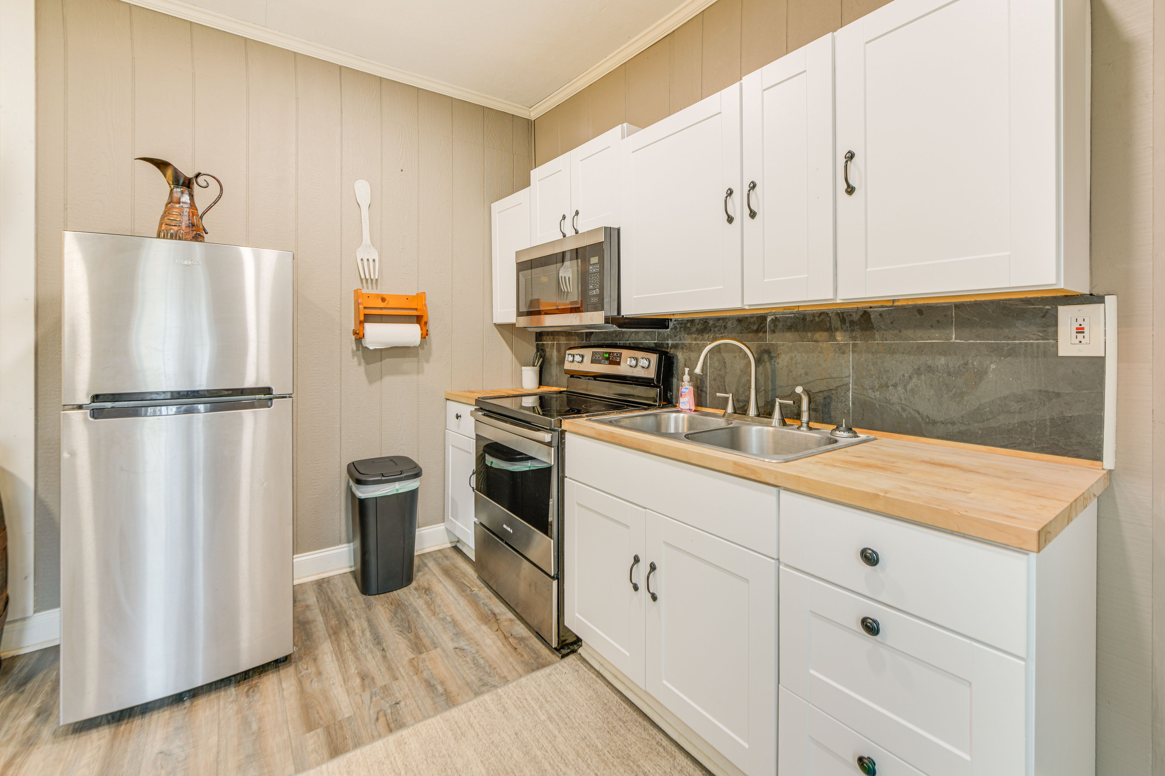 Bedroom 4 (Suite) | Kitchen & Dining Area