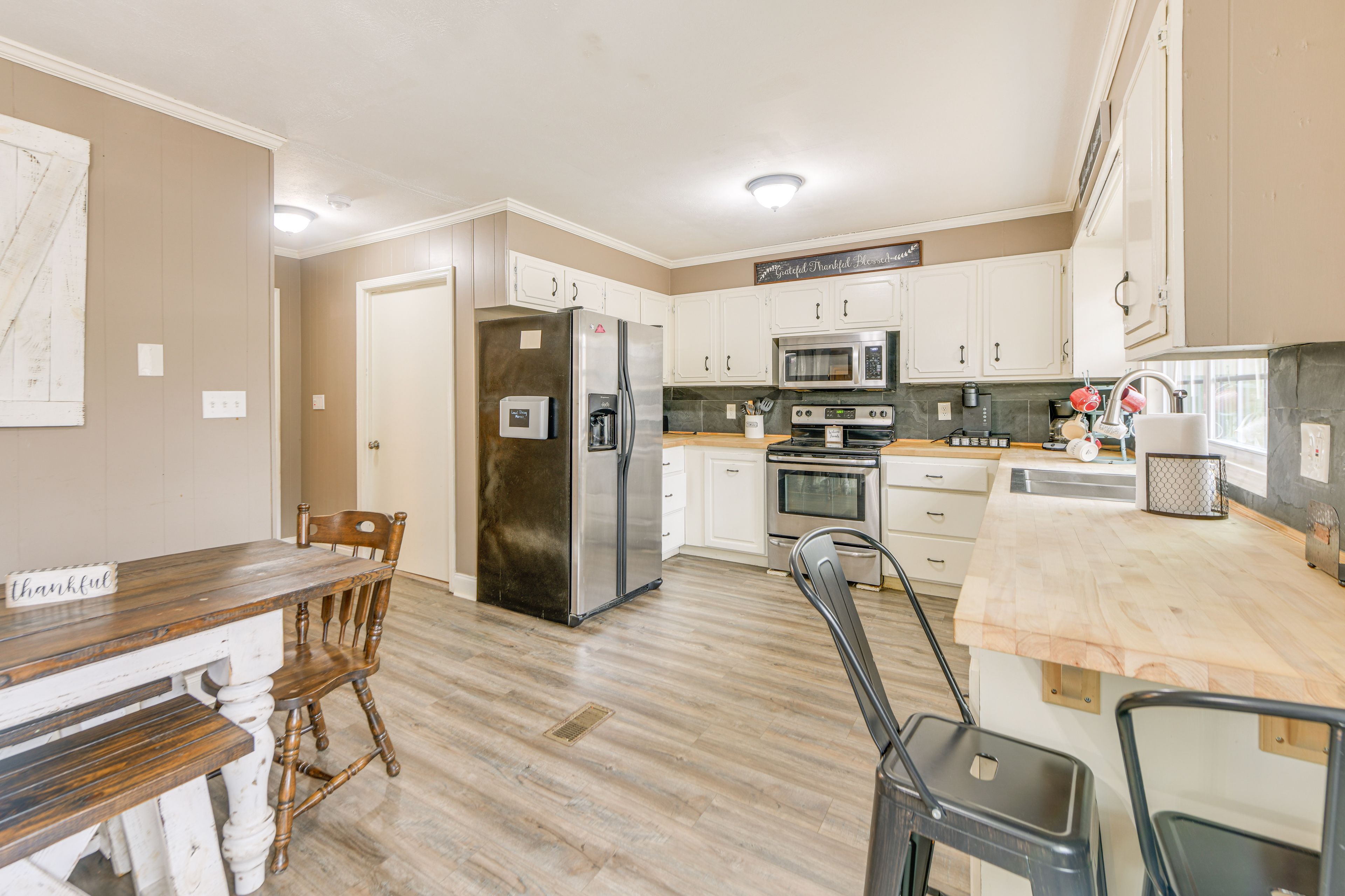 Kitchen | Drip Coffee Pot | Keurig | Blender | Toaster