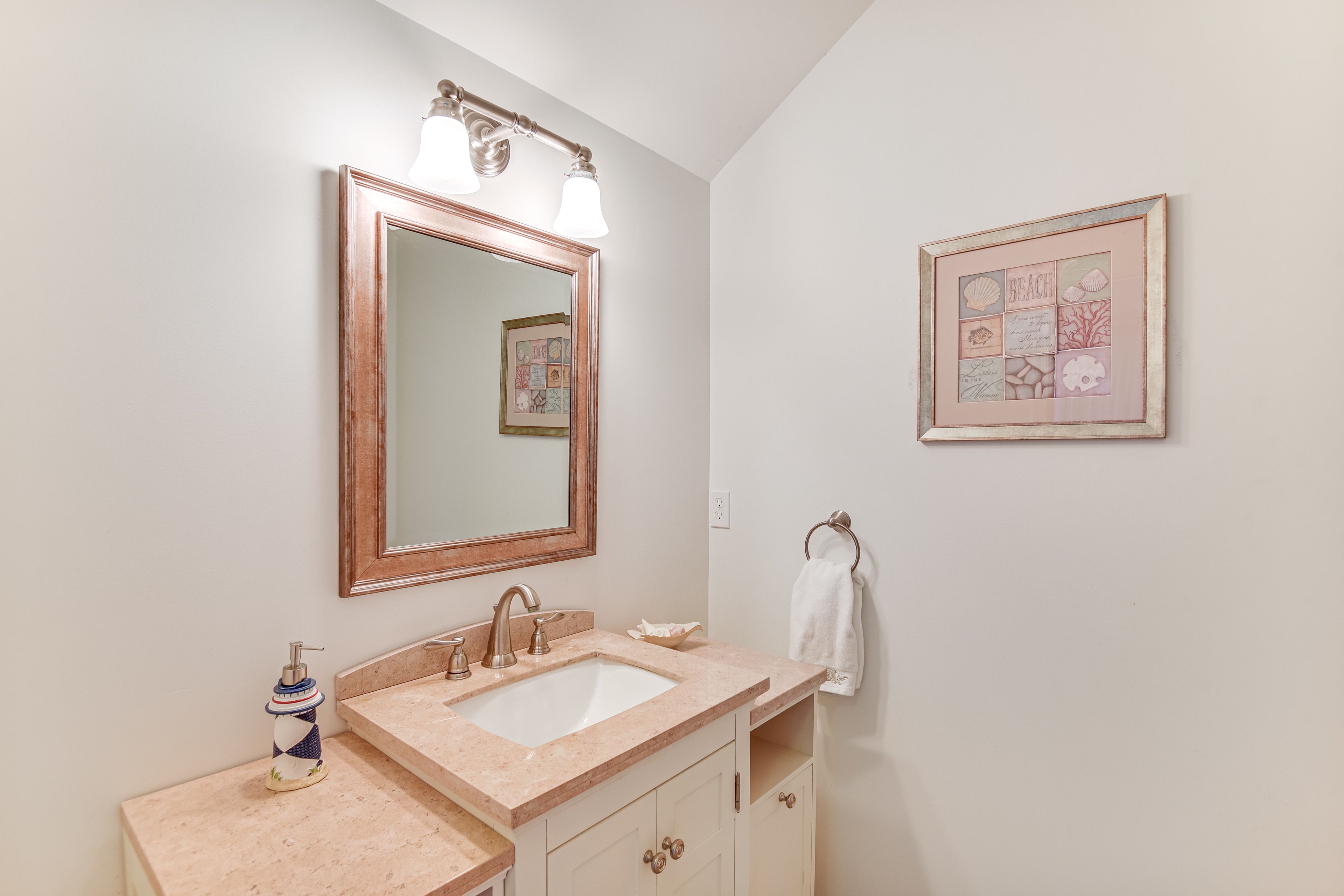 Half Bathroom | 1st Floor