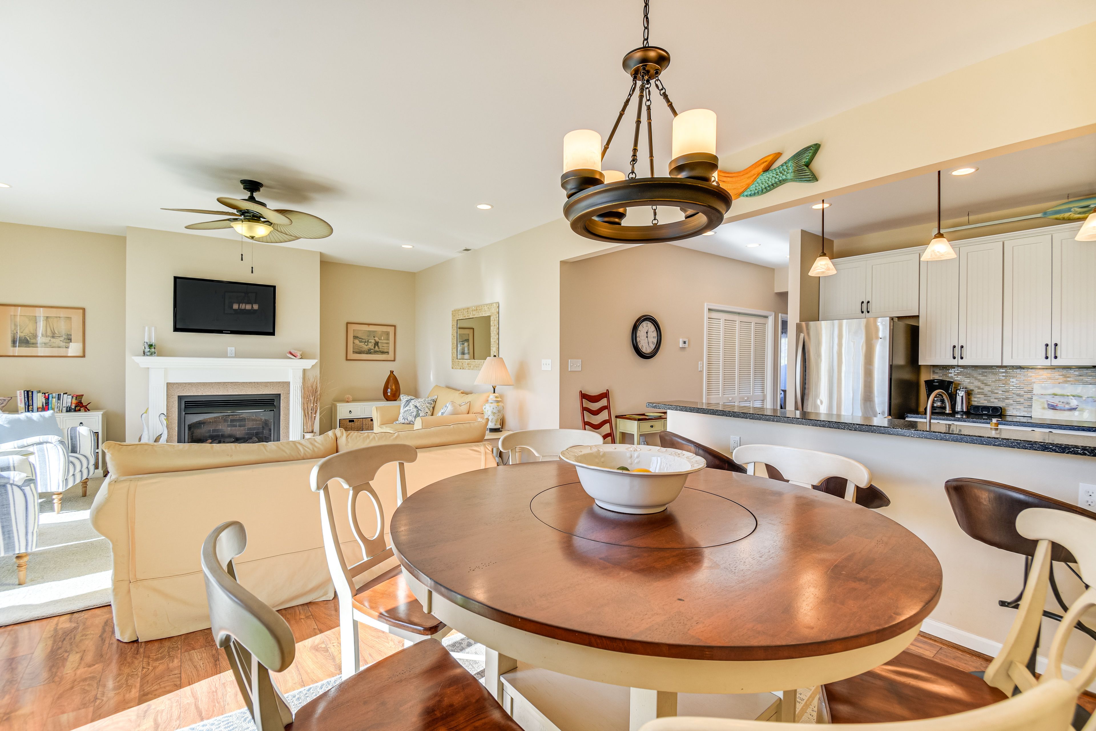 Dining Area | 1st Floor