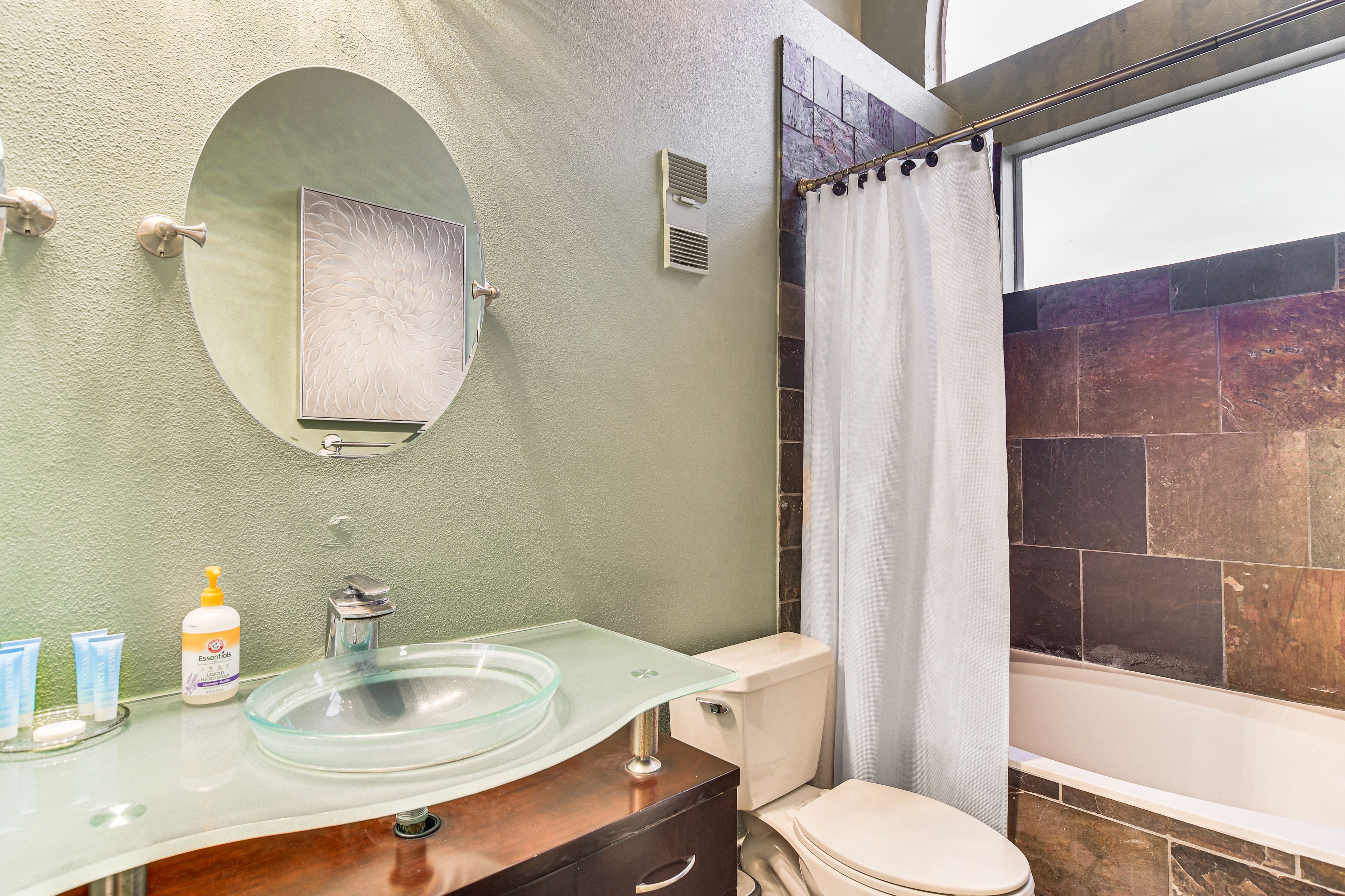 En-Suite Bathroom | Towels Provided