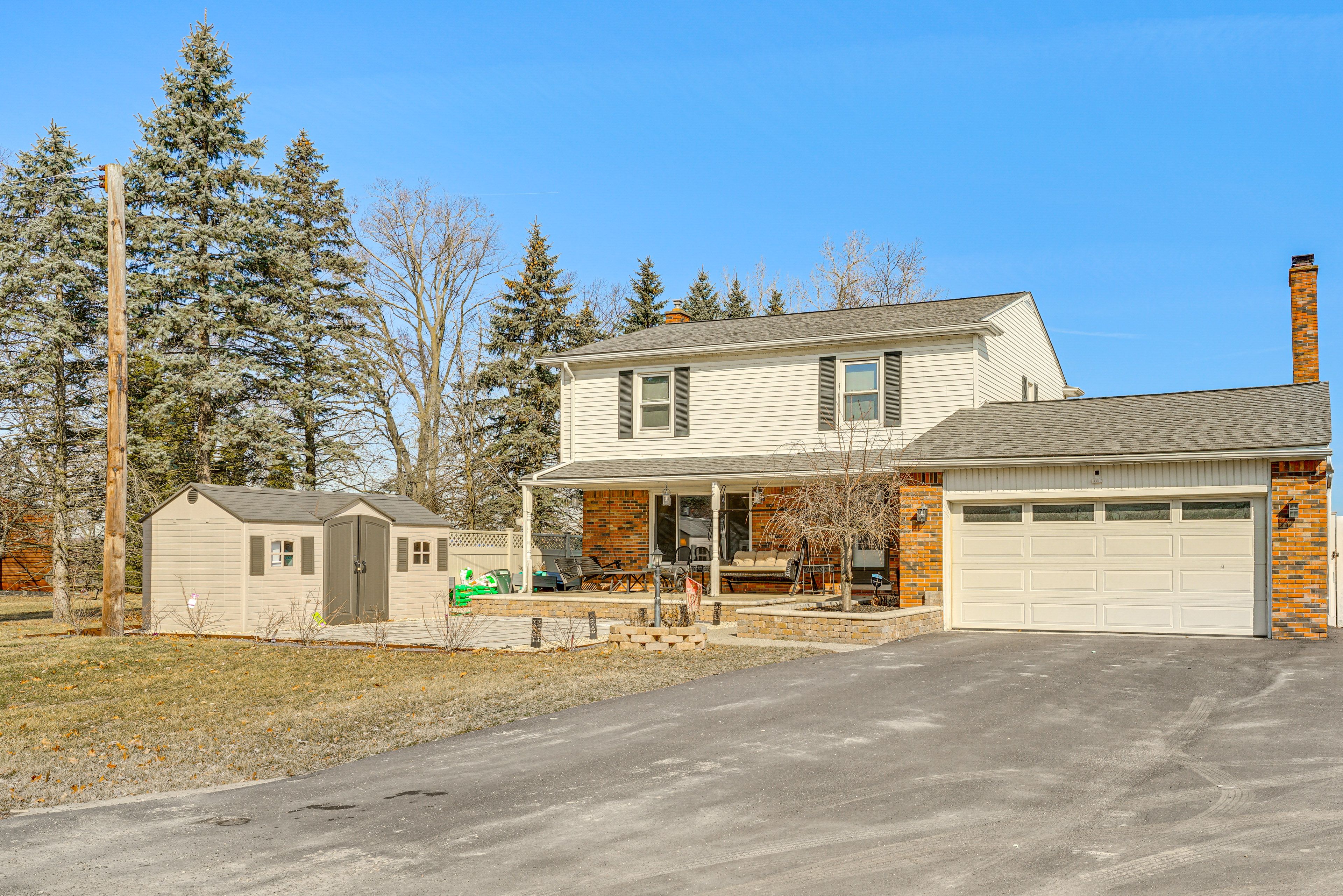 Exterior | Parking | Driveway (4 Vehicles) | RVs Allowed On-Site