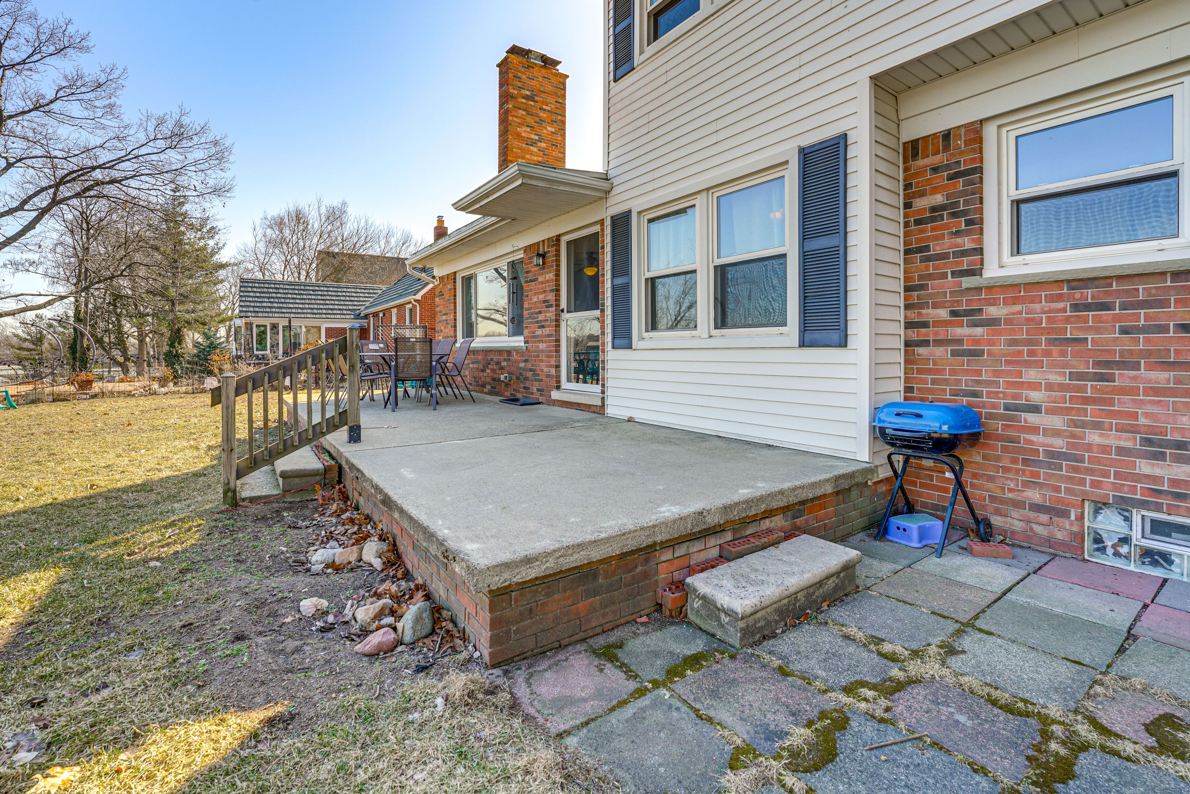 Patio | Charcoal Grill