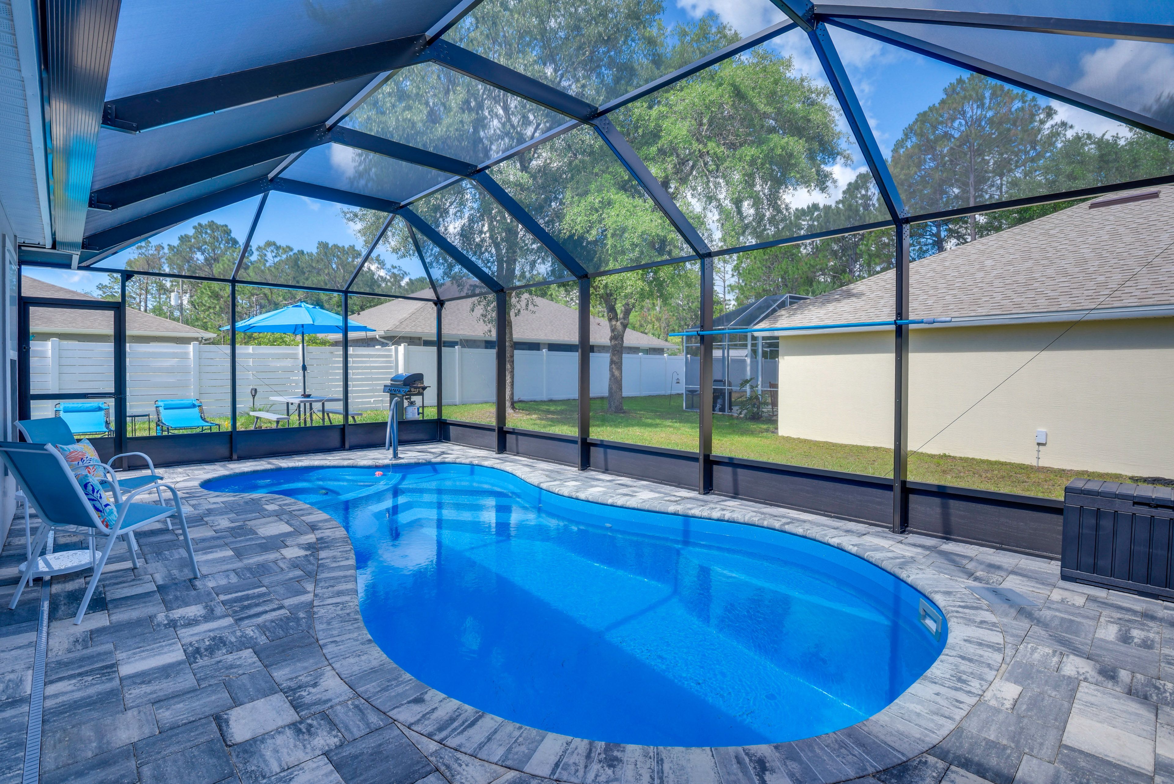 Lanai | Outdoor Pool