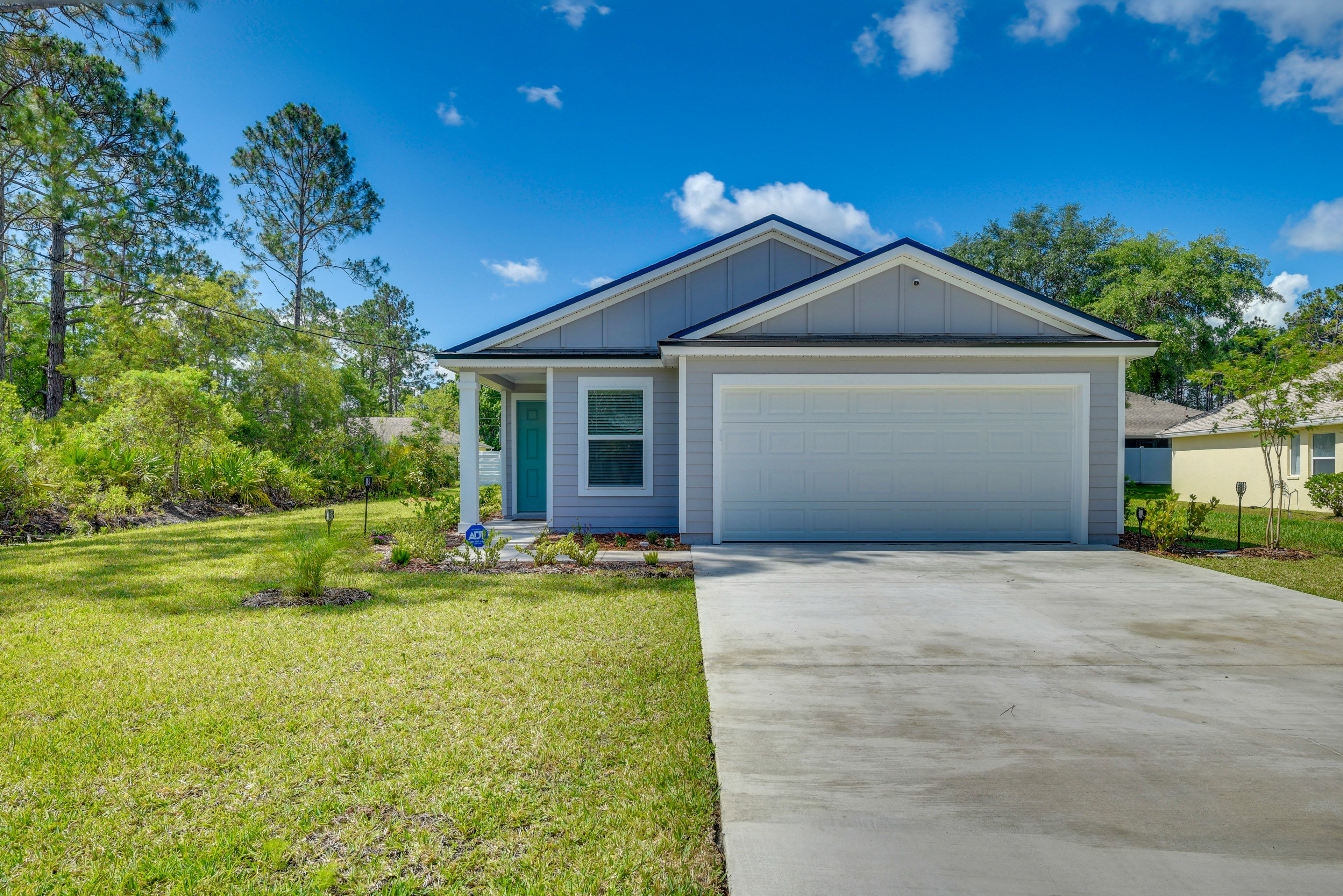 Parking | Driveway (3 Vehicles) | Garage (1 Vehicle)