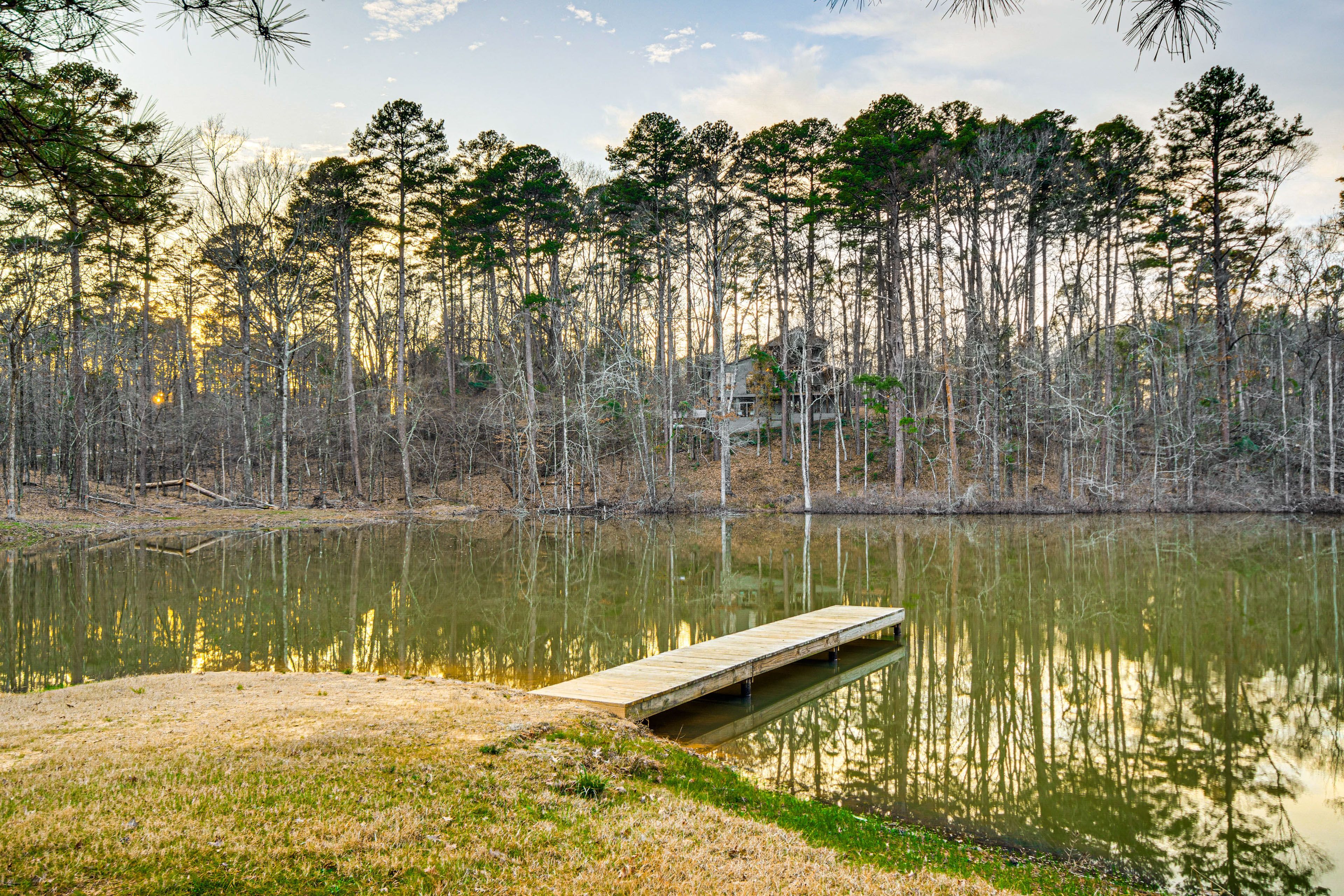 On-Site Lake Access | Kayaks Provided
