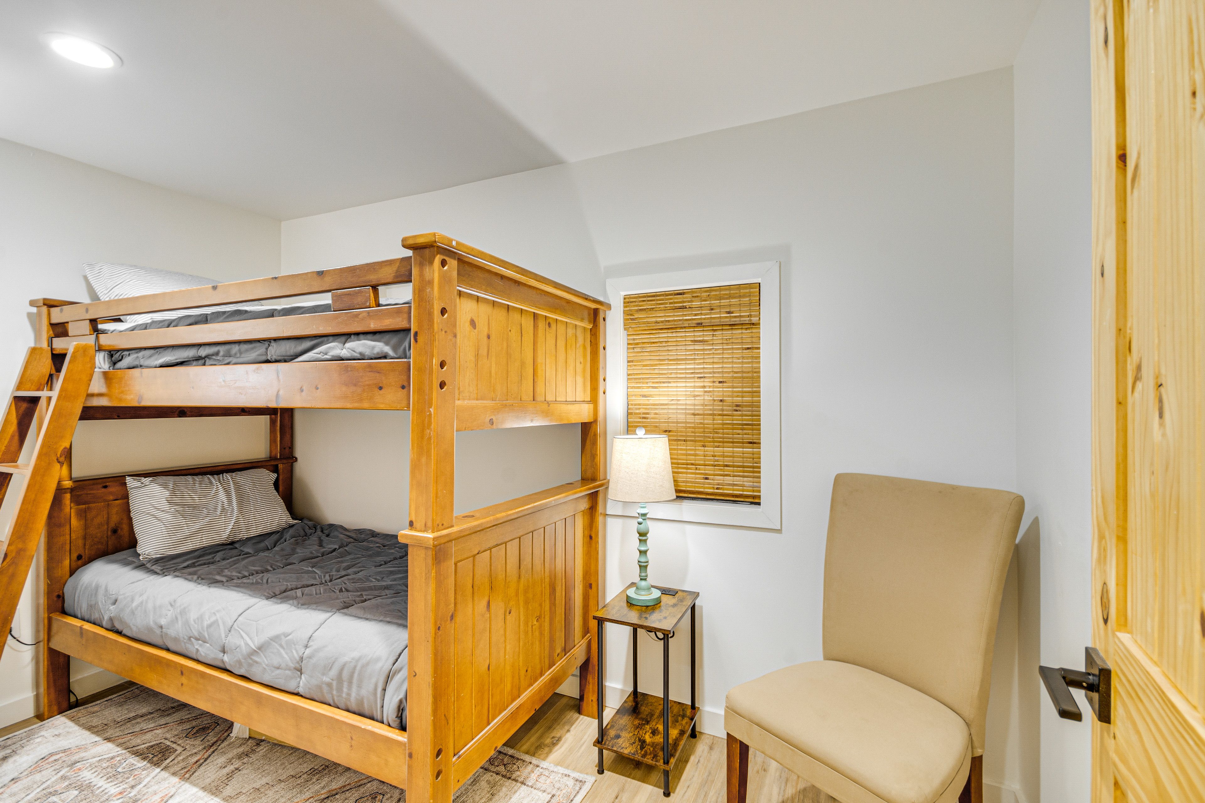Bedroom 2 | Twin Bunk Bed | Smart TV