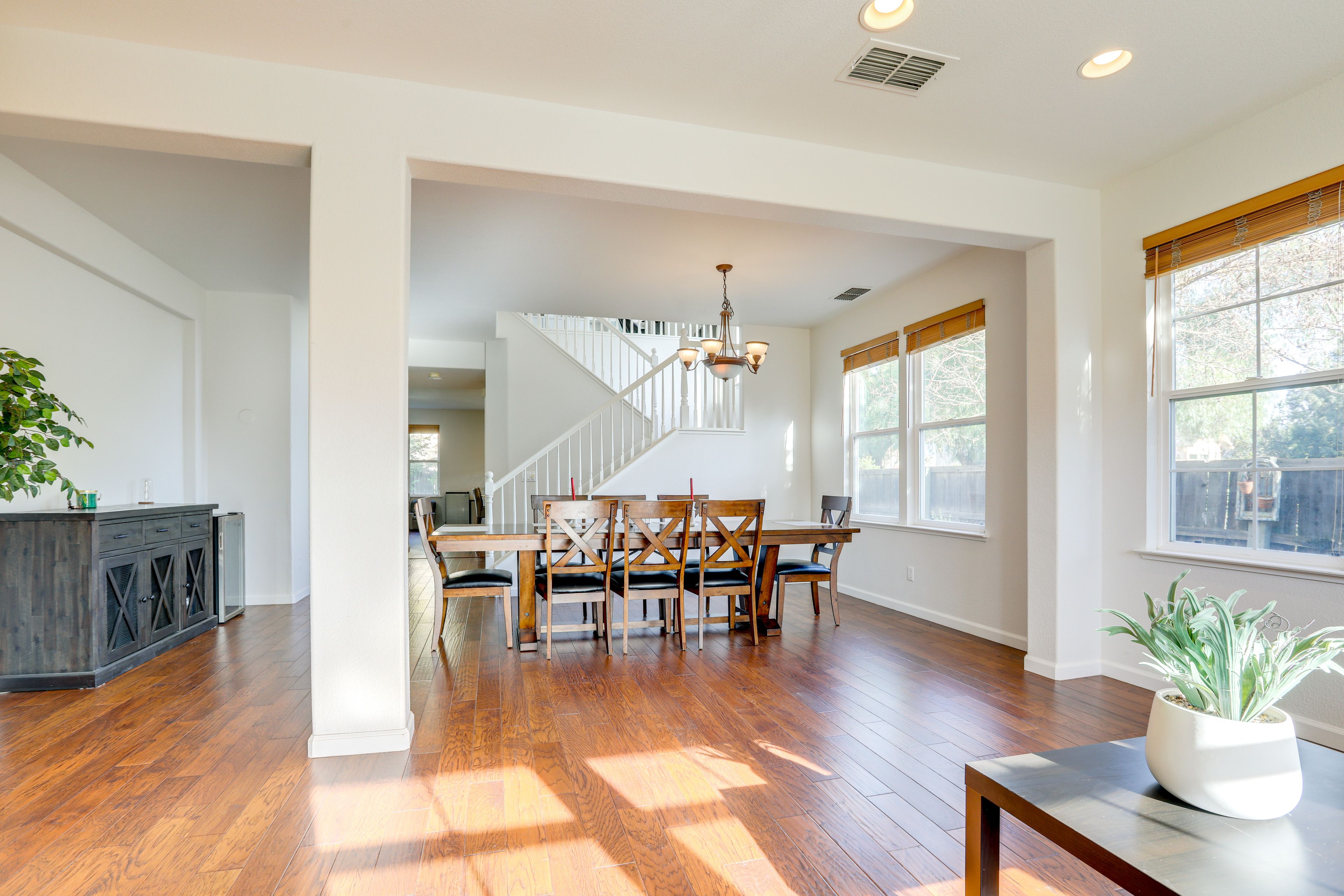Dining Area | Dishware/Flatware | 1st Floor