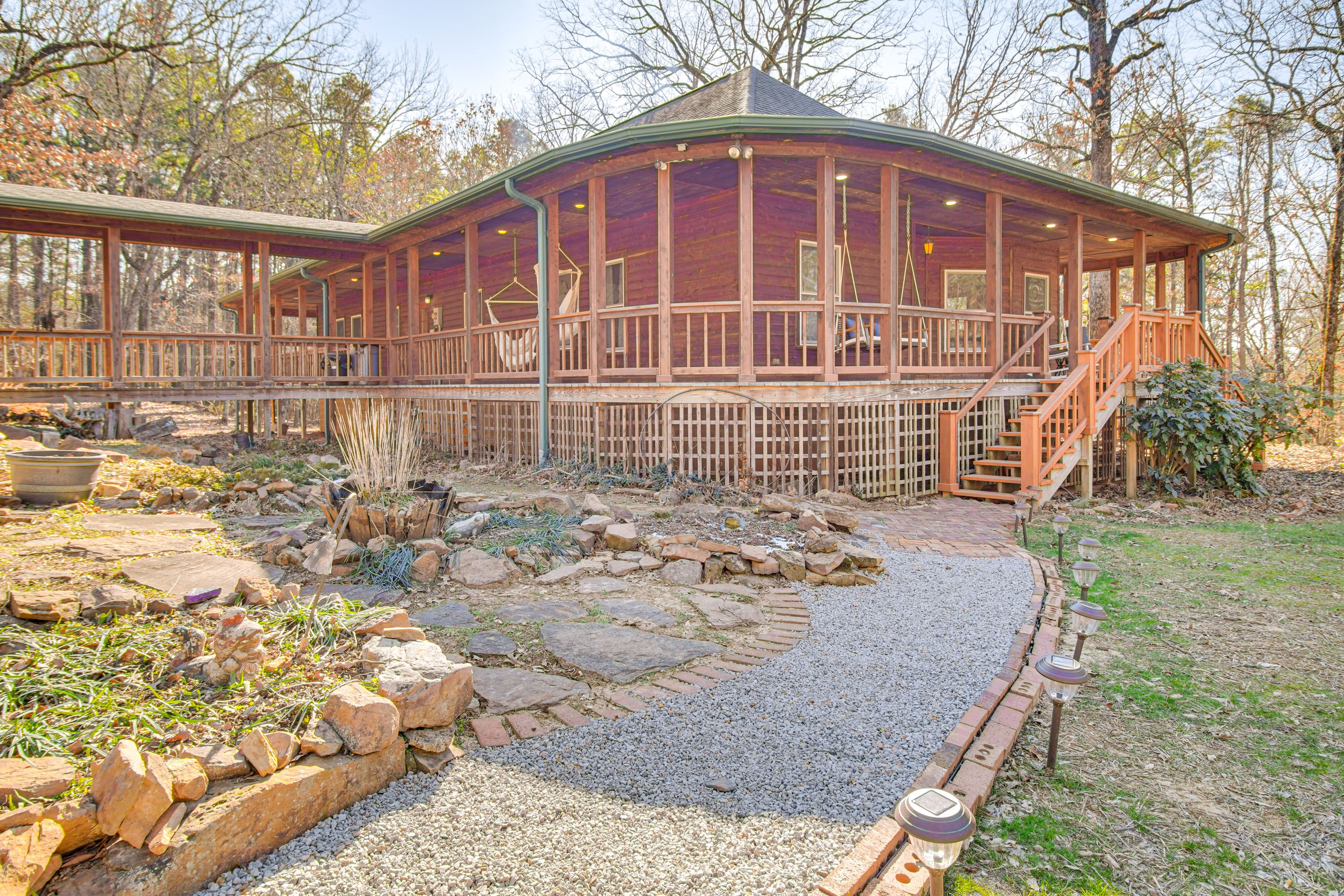 Gravel Walkway | Steps to Enter