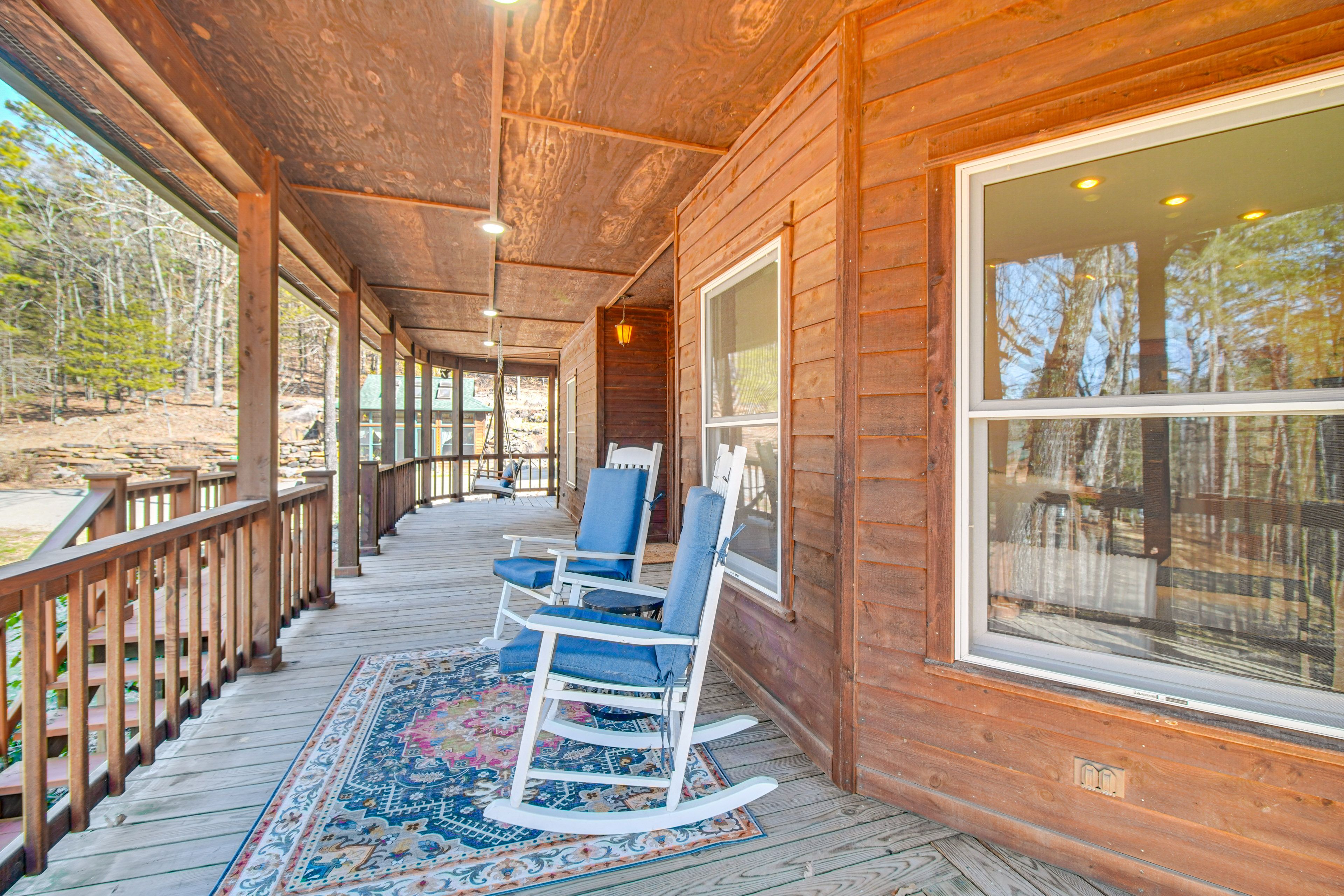Wraparound Porch | Lounge Furniture