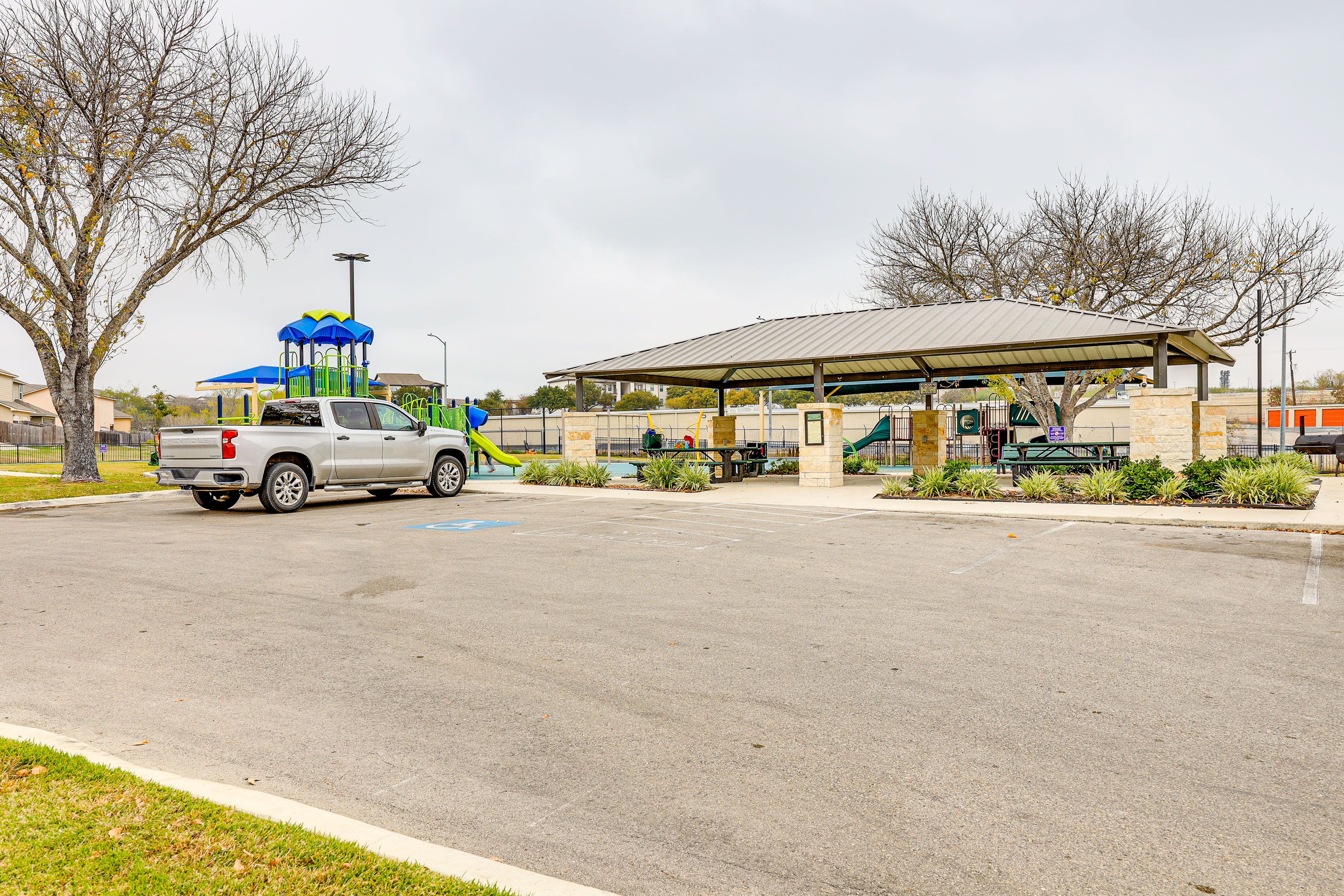 Neighborhood Amenities
