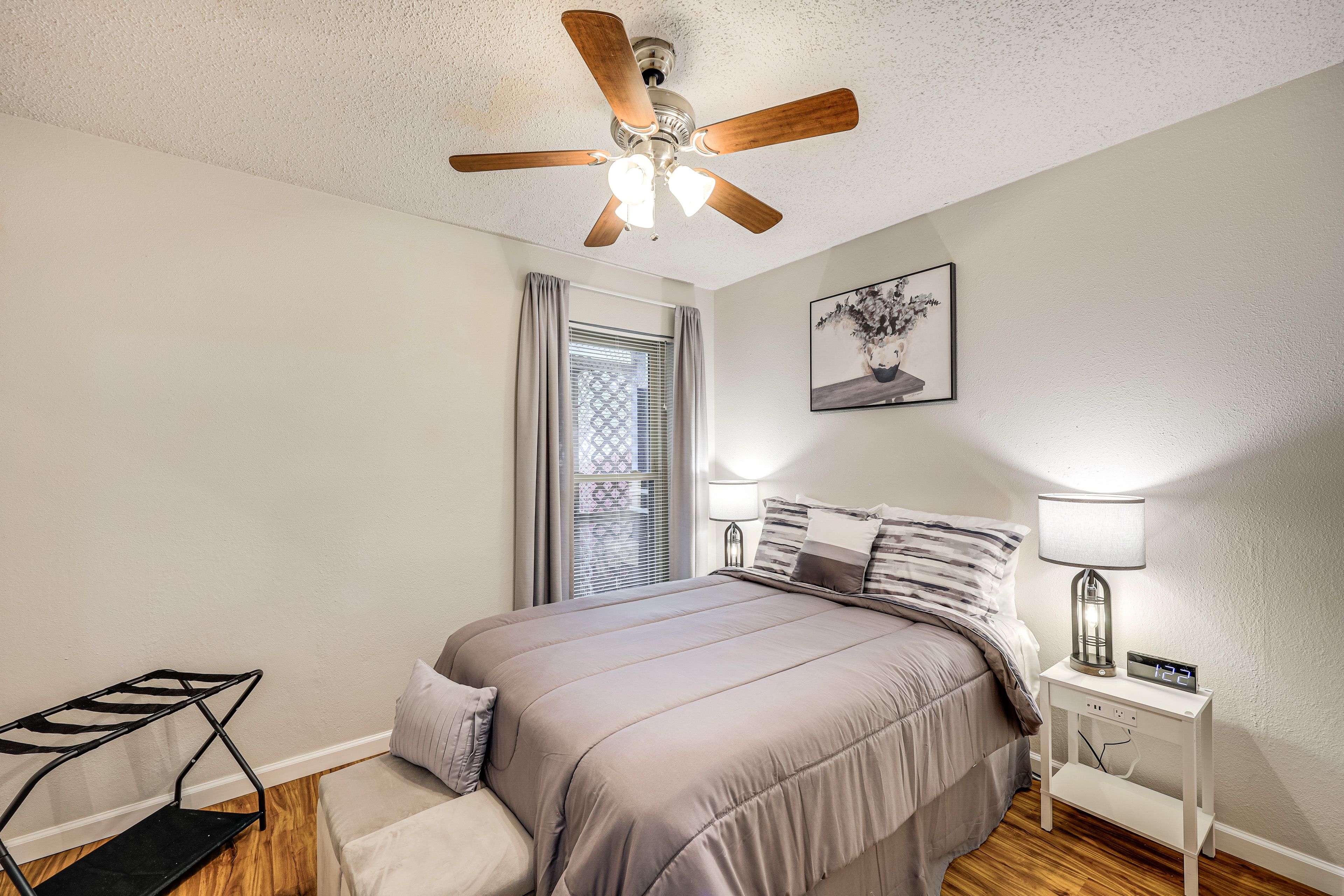 Bedroom 2 | Queen Bed