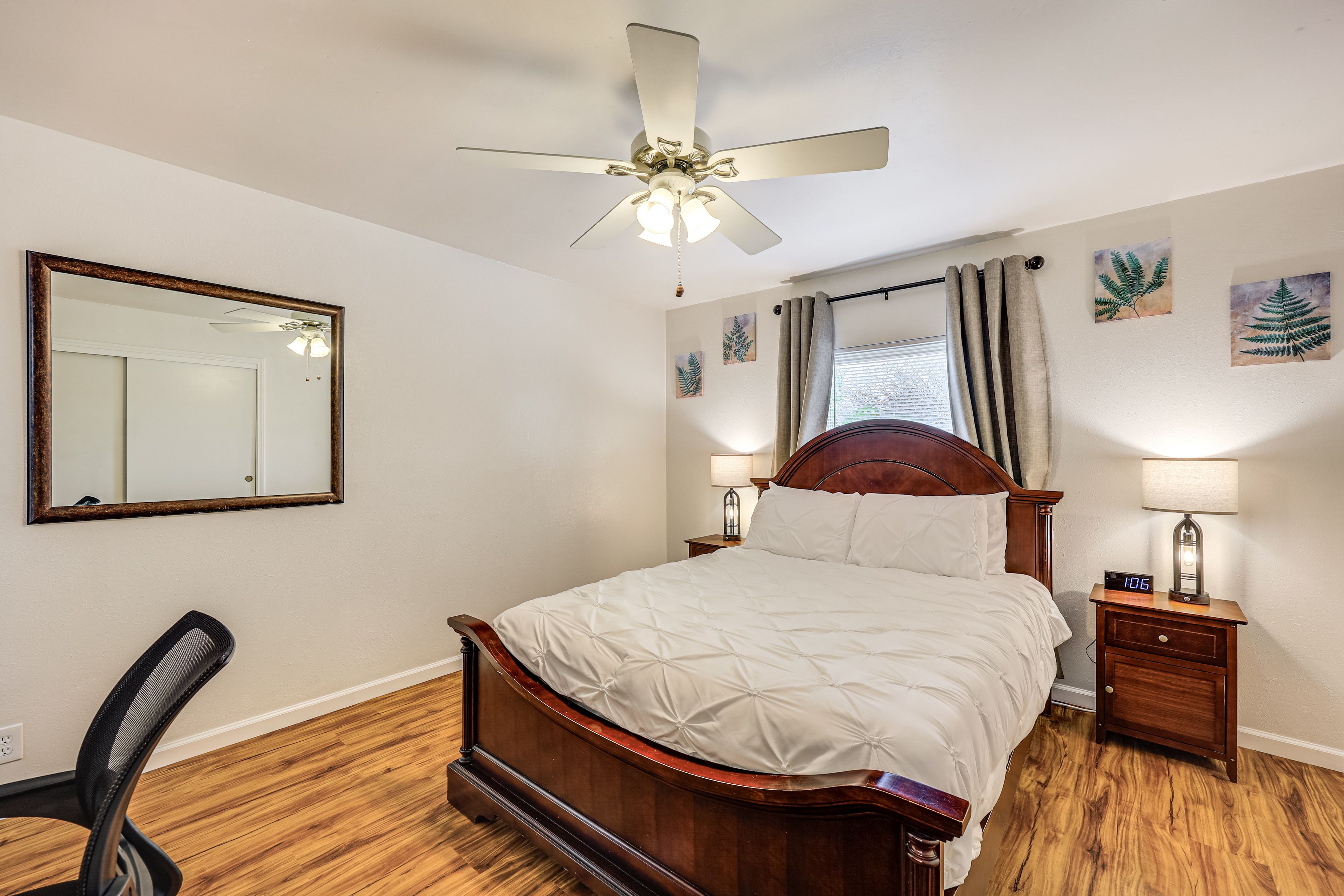 Bedroom 1 | Queen Bed