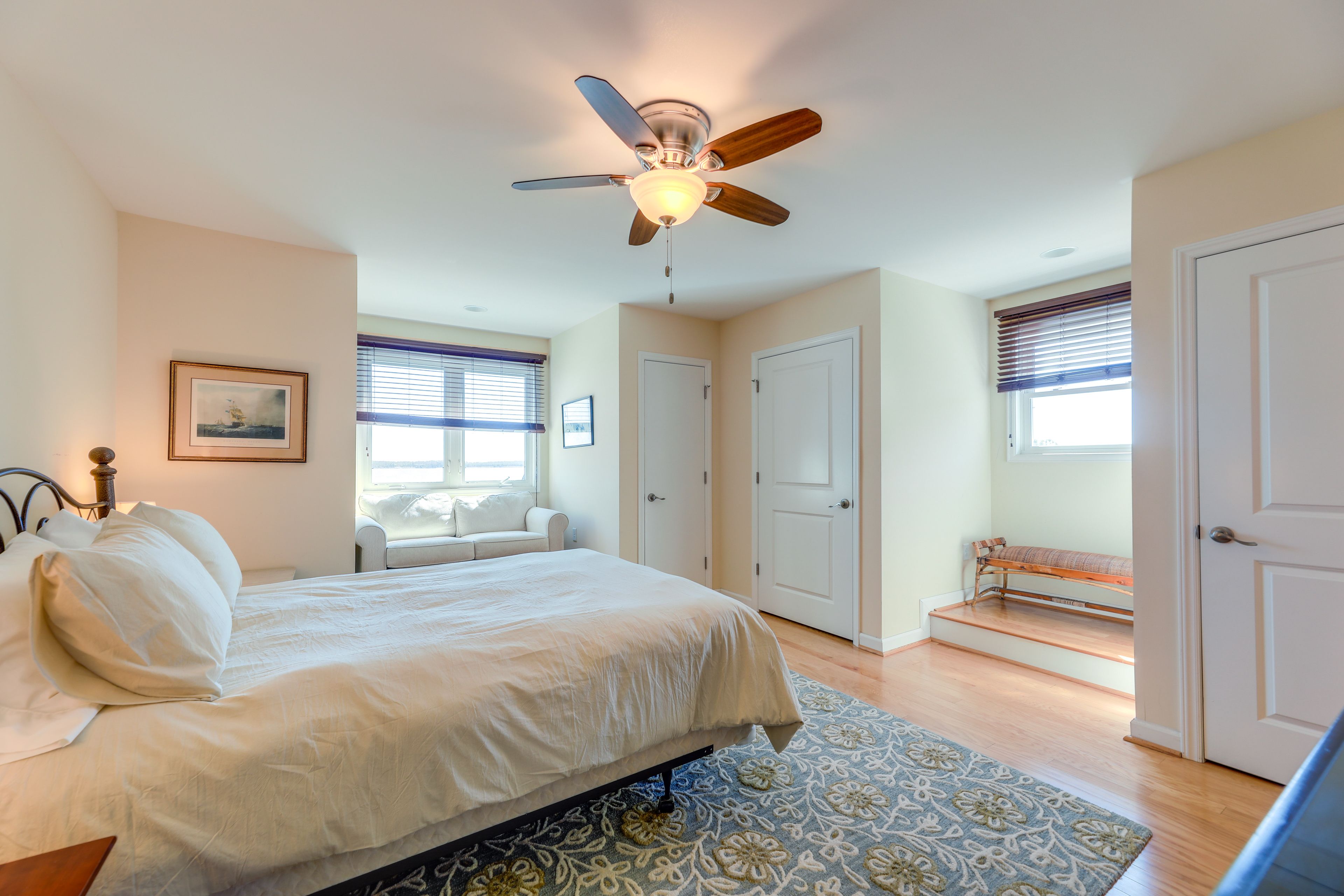 Bedroom 3 | Queen Bed | 2nd Level | En-Suite Bathroom | Hangers