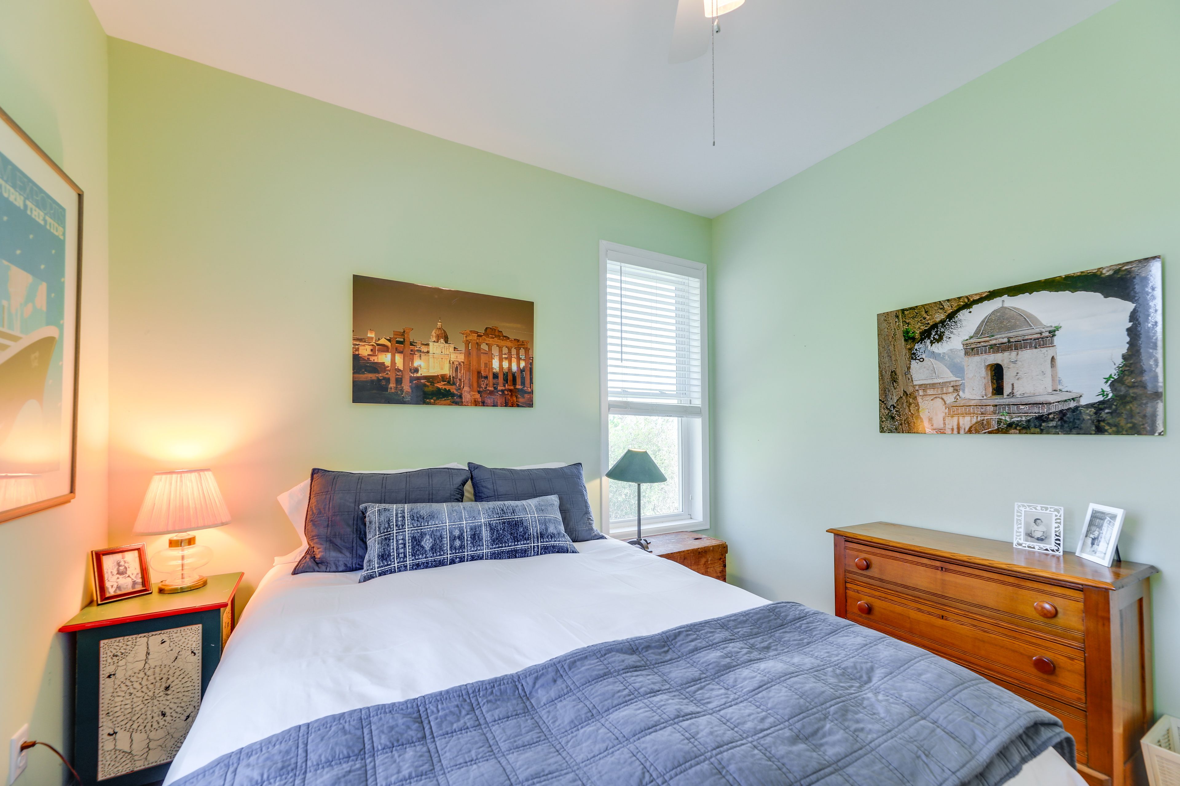Bedroom 1 | Queen Bed | 1st Level | Linens Provided