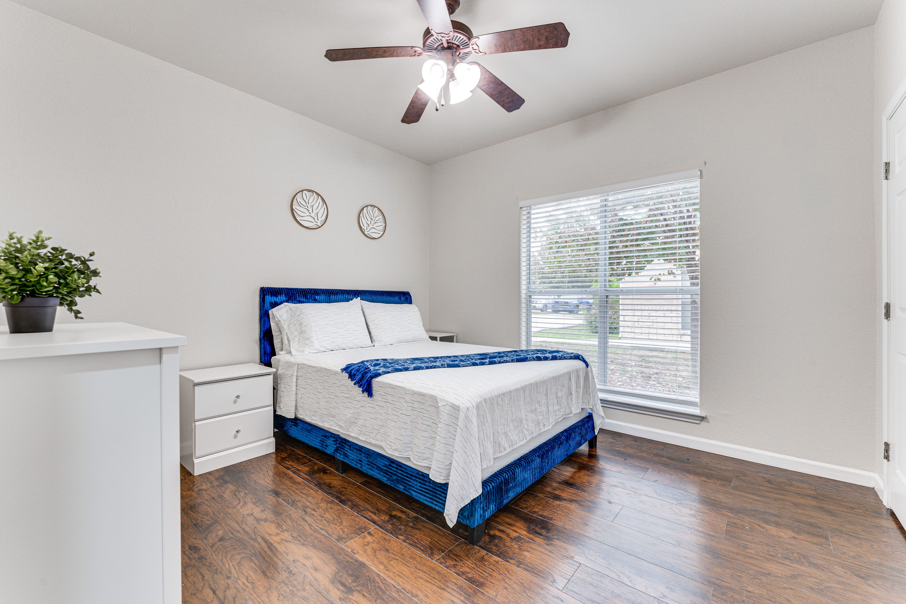 Bedroom 2 | Queen Bed | Linens Provided