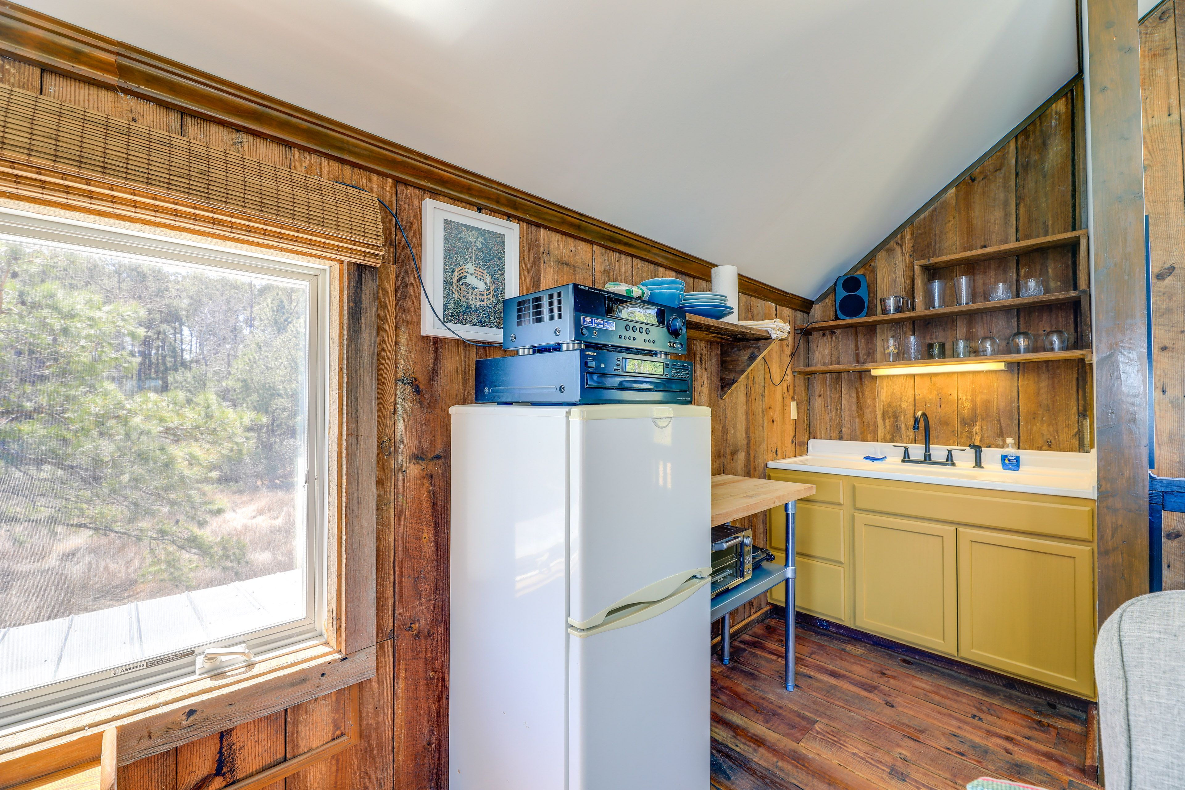 Studio | Kitchenette | Cooking Basics | Hot Plate
