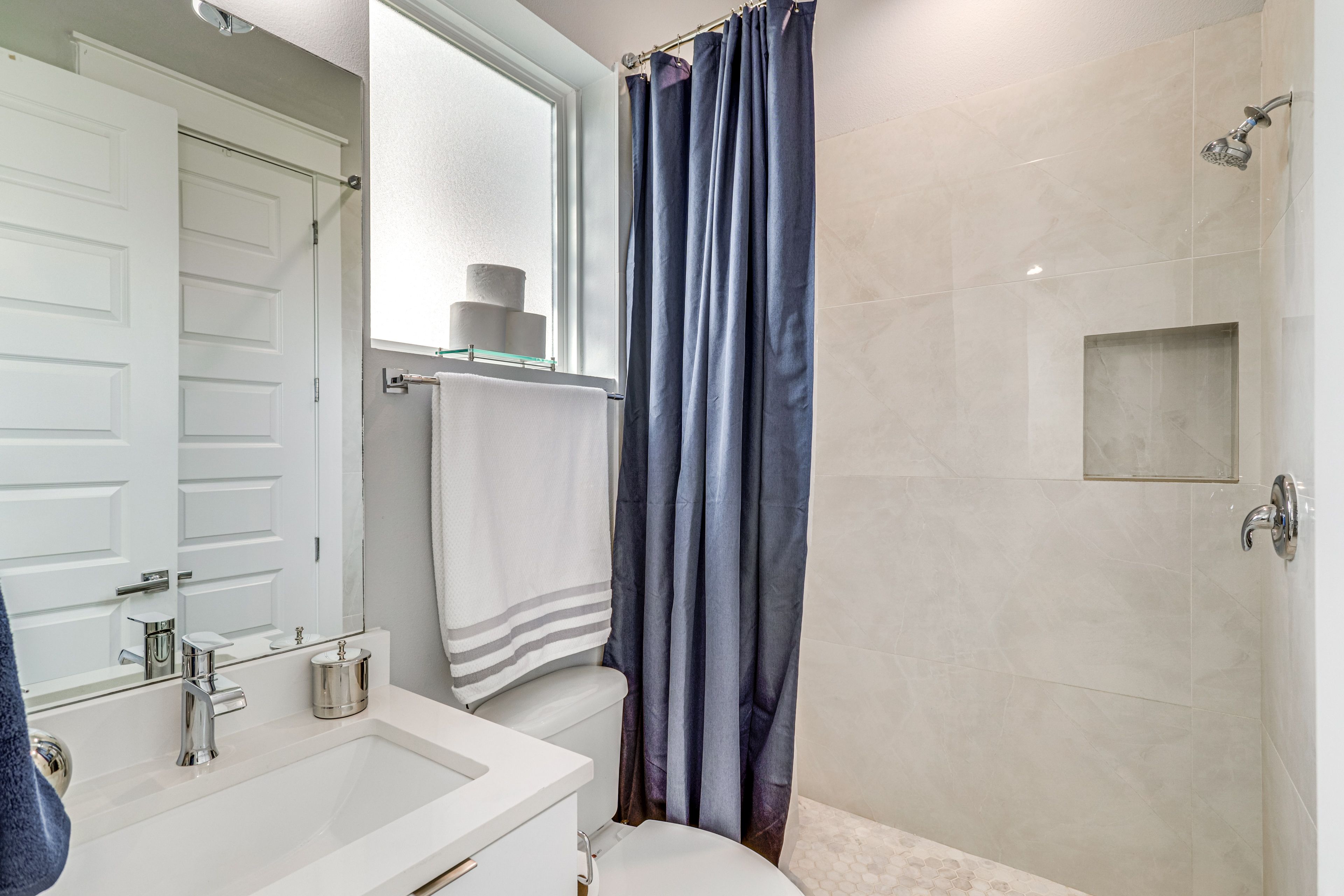 Full Bathroom | Basement Floor
