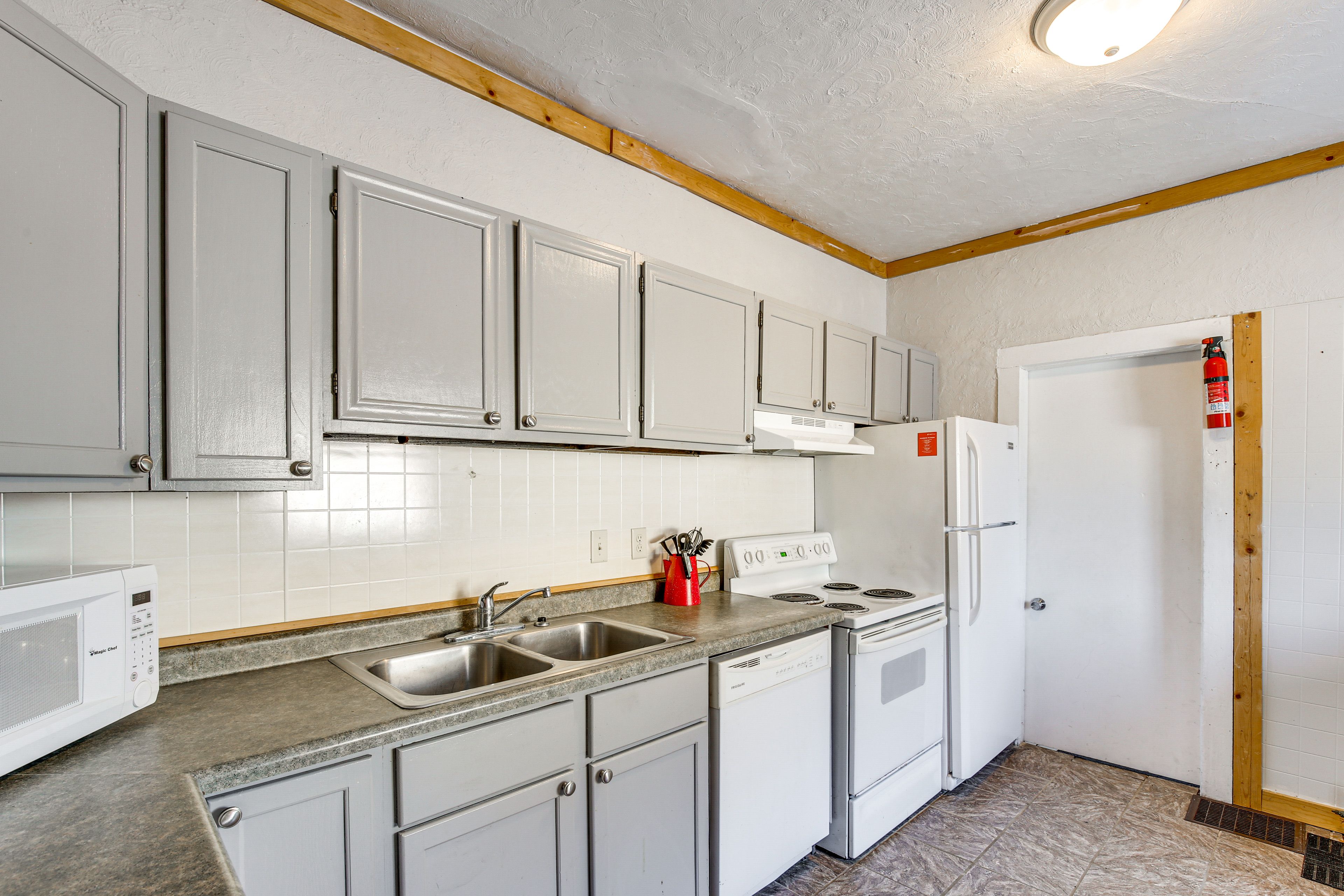 Kitchen | Cooking Basics | Drip Coffee Maker | Washer/Dryer