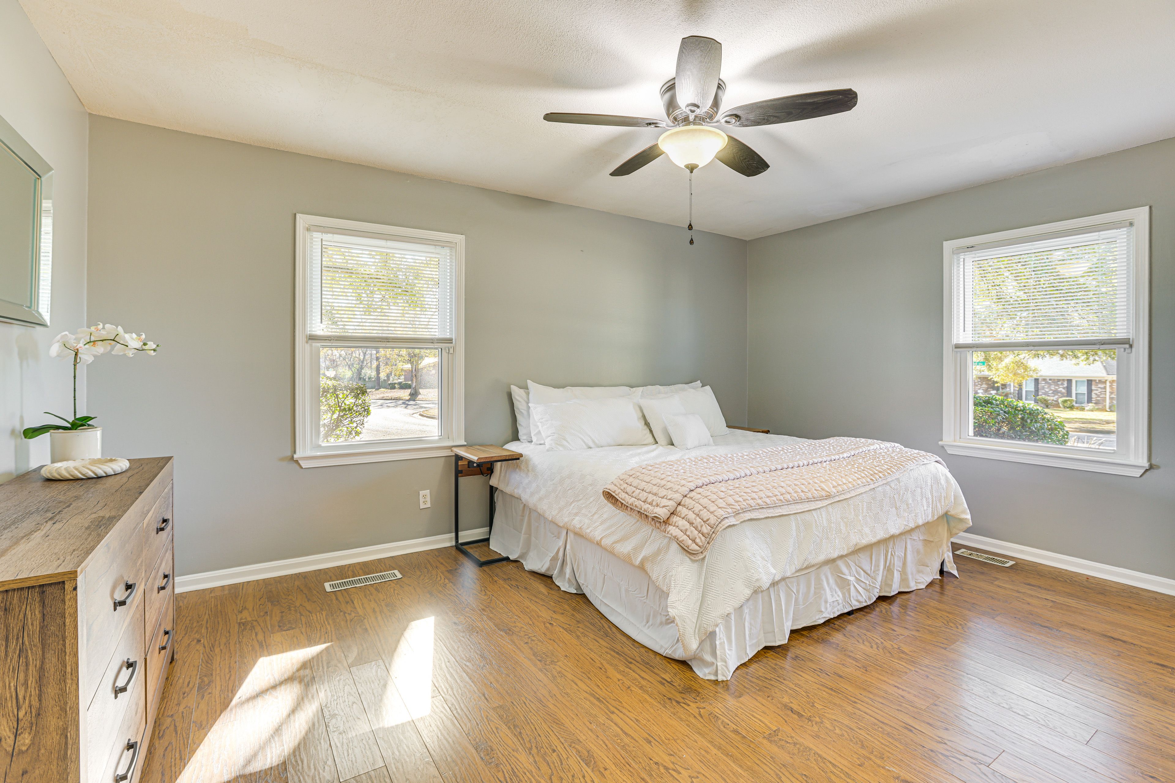 Bedroom 1 | King Bed | Linens Provided