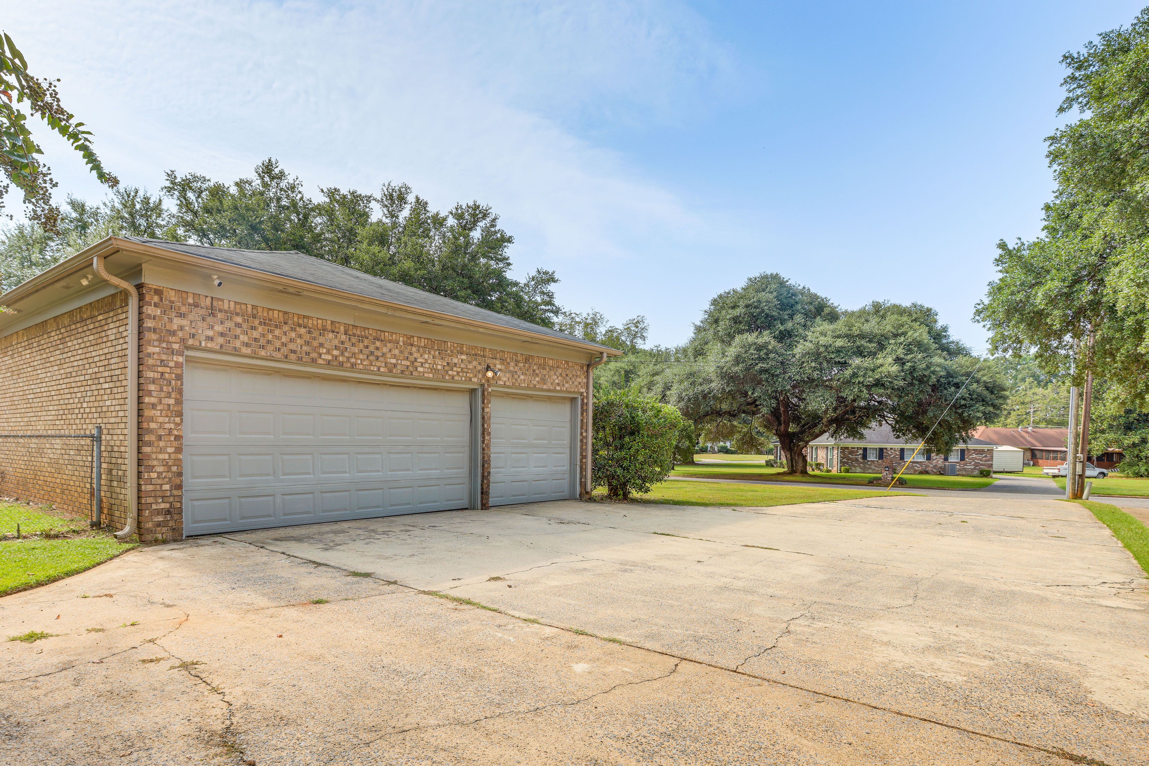 Parking | Driveway (4 Vehicles) | RV/Trailer Parking Allowed On-Site