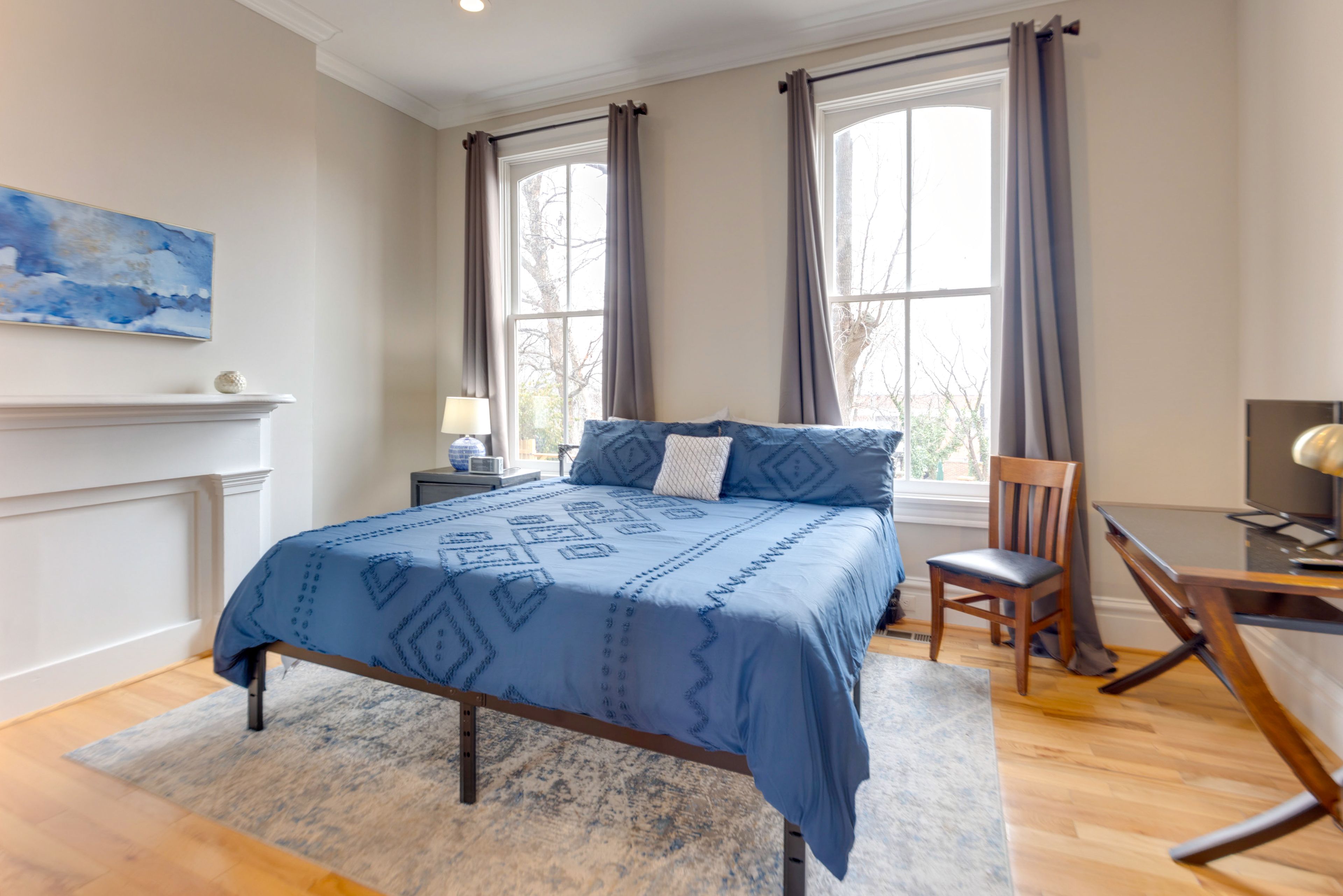 Bedroom | King Bed | Linens Provided