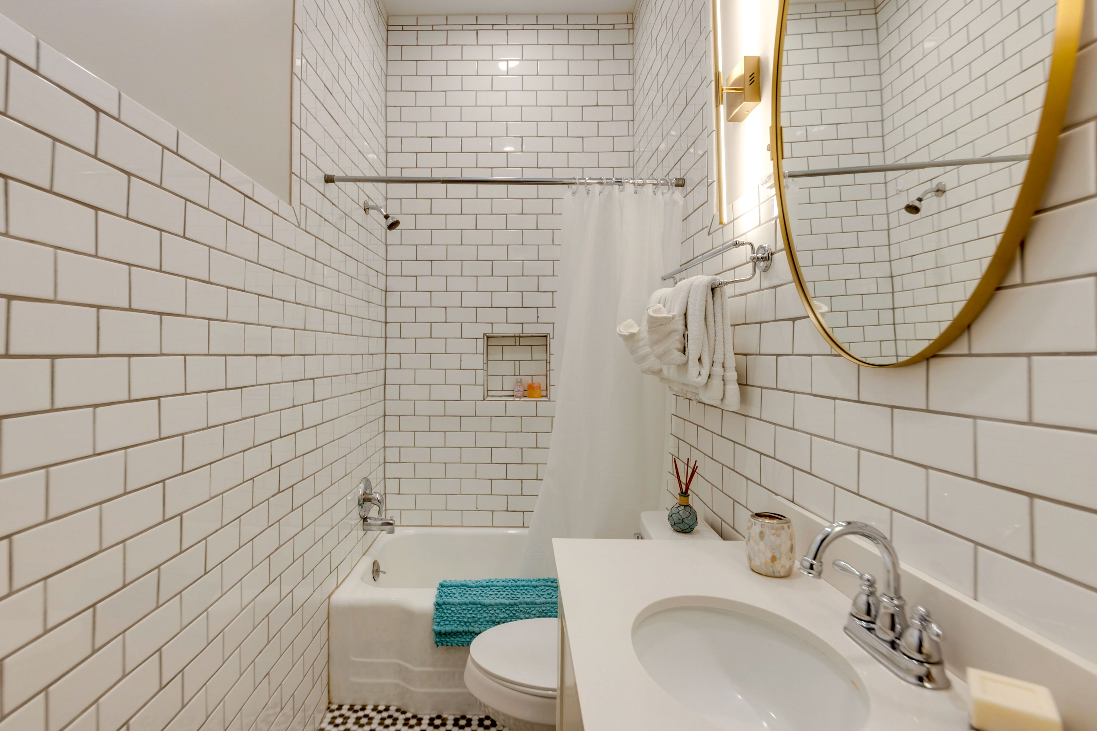 Full Bath | Towels