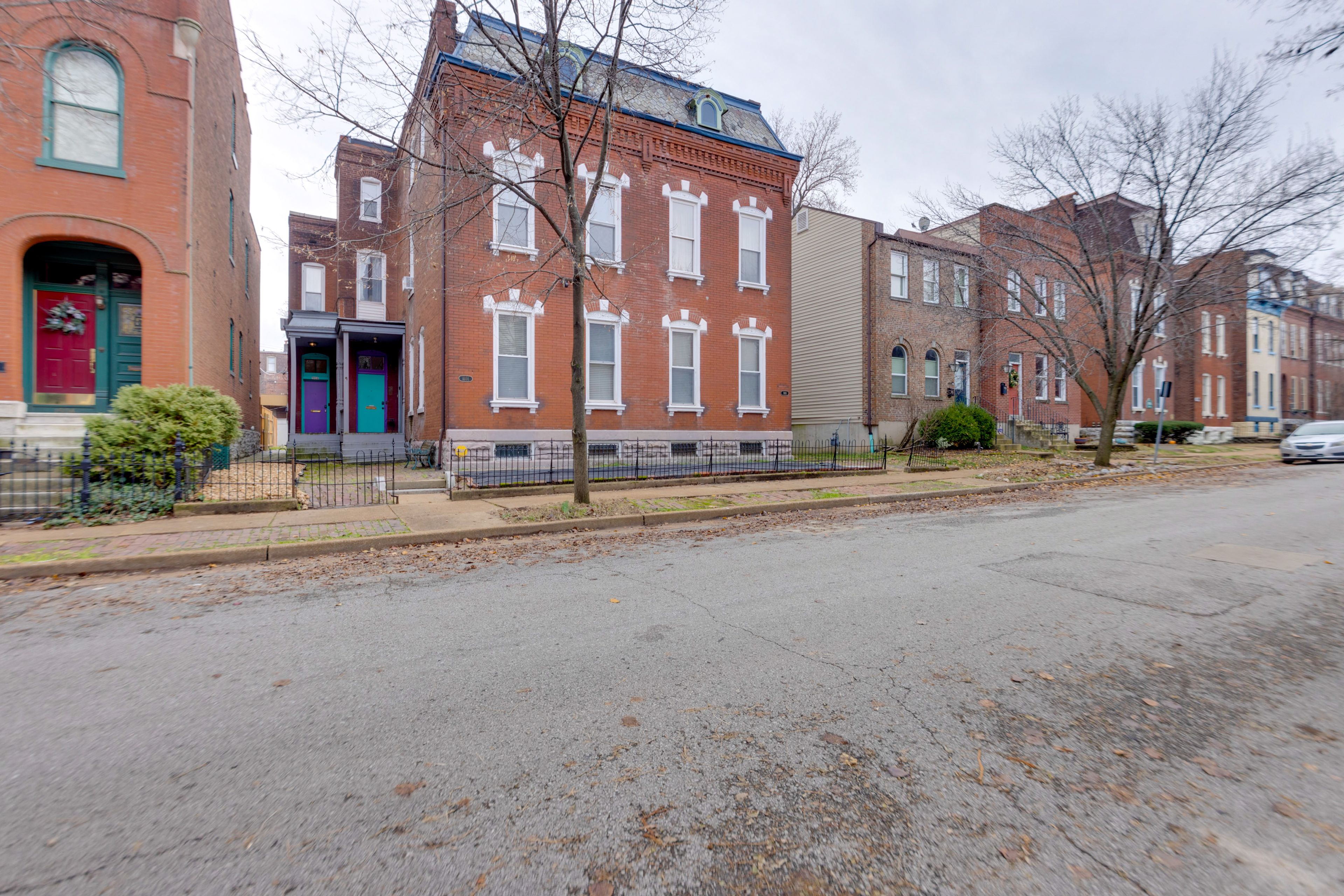 Exterior | Parking | Driveway (1 Vehicle)
