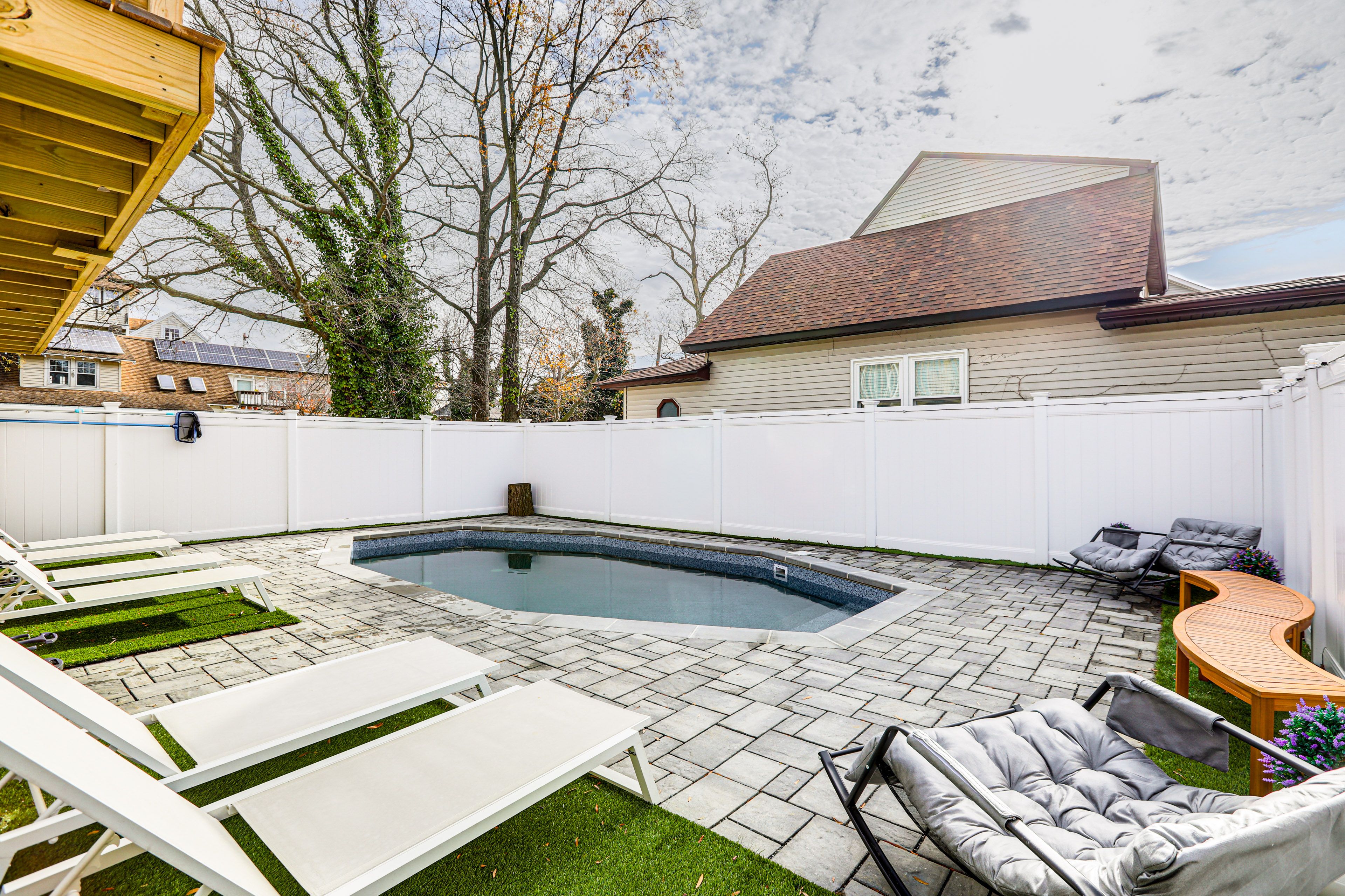 Keansburg Vacation Rental | 4BR | 3BA | 2,400 Sq Ft | Step-Free Entry