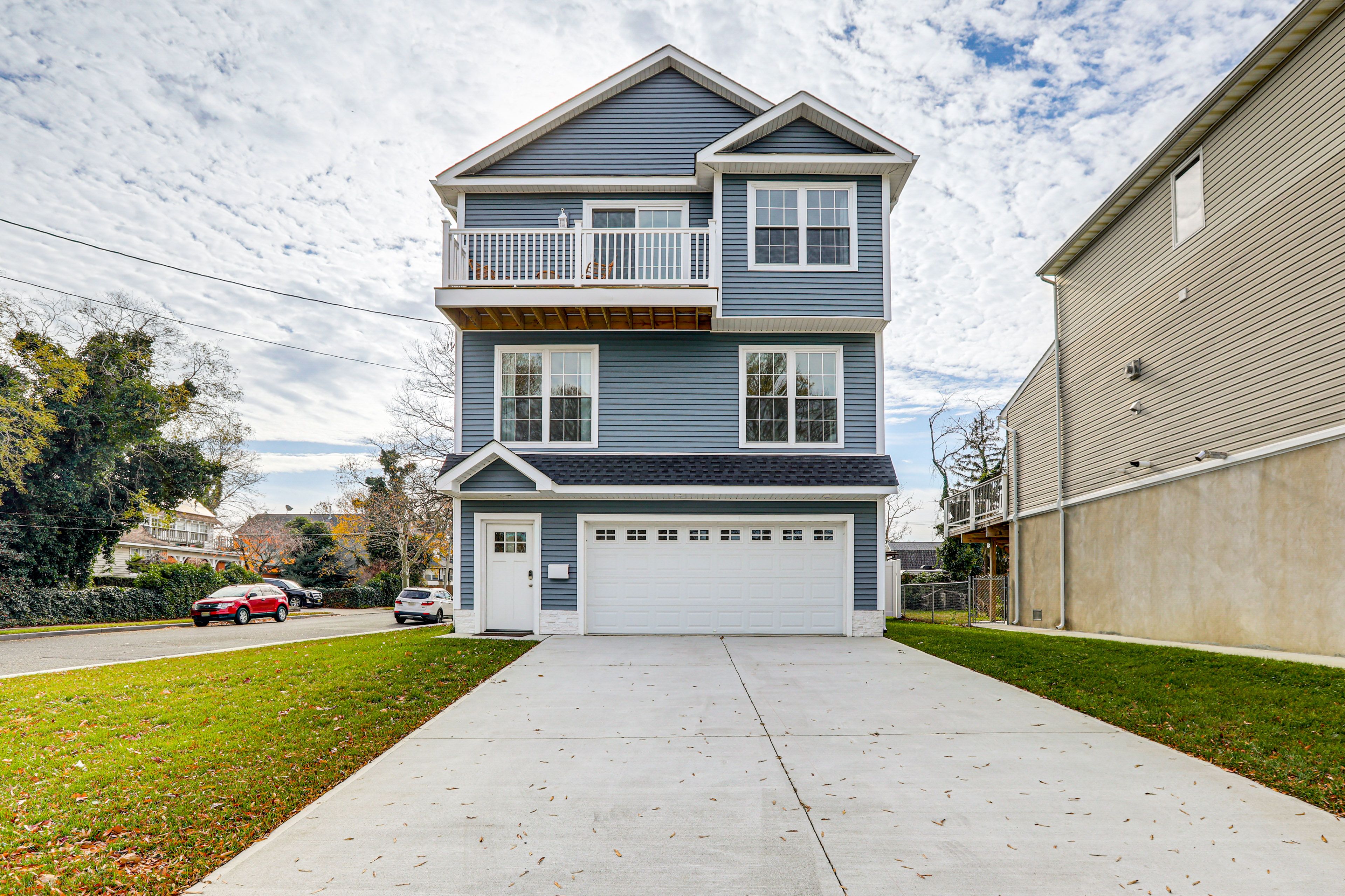 Exterior | Multi-Level Home | Main Living Space on 2nd Level | Bedrooms on 3rd