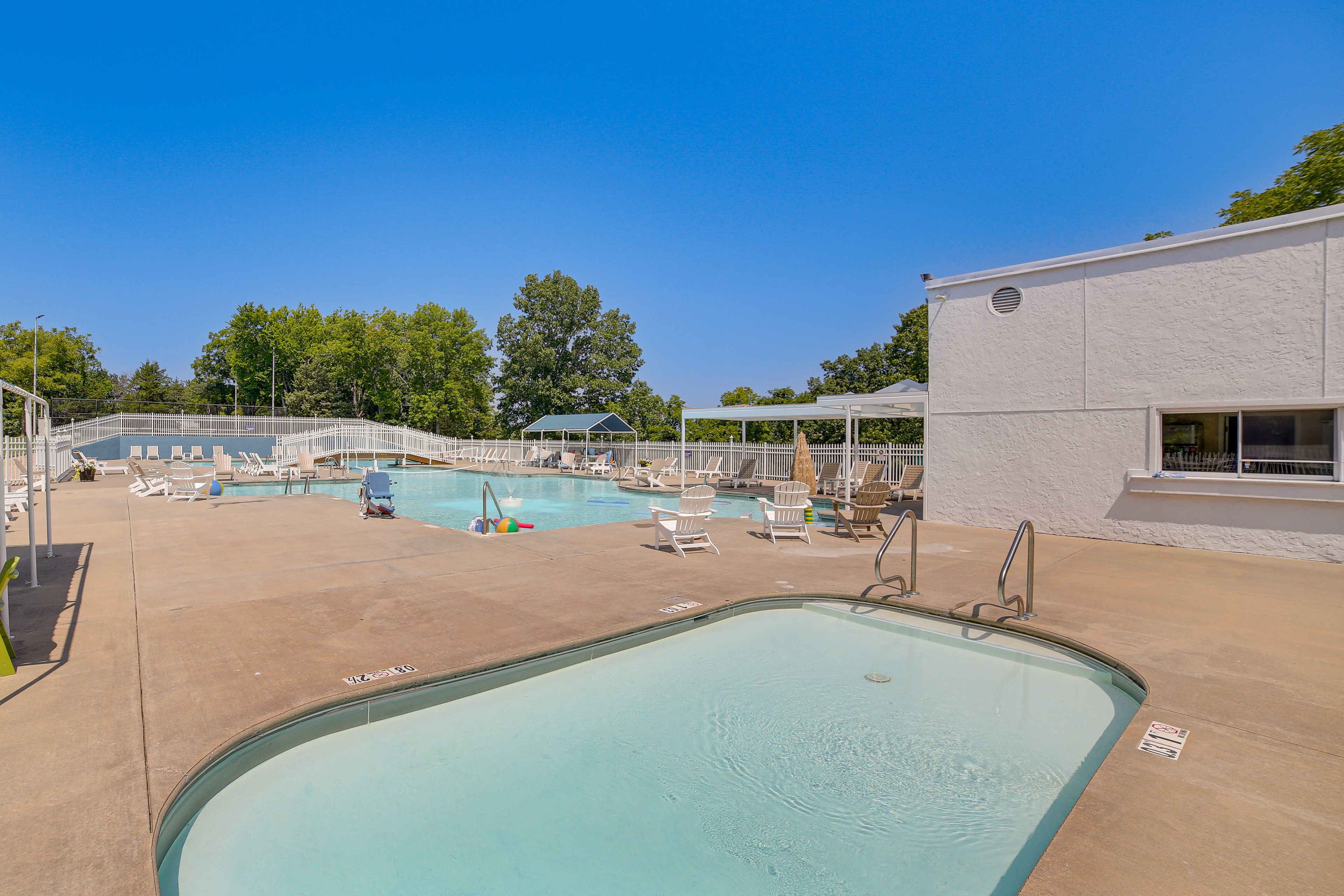 Ozark Mountain Resort | Community Pool