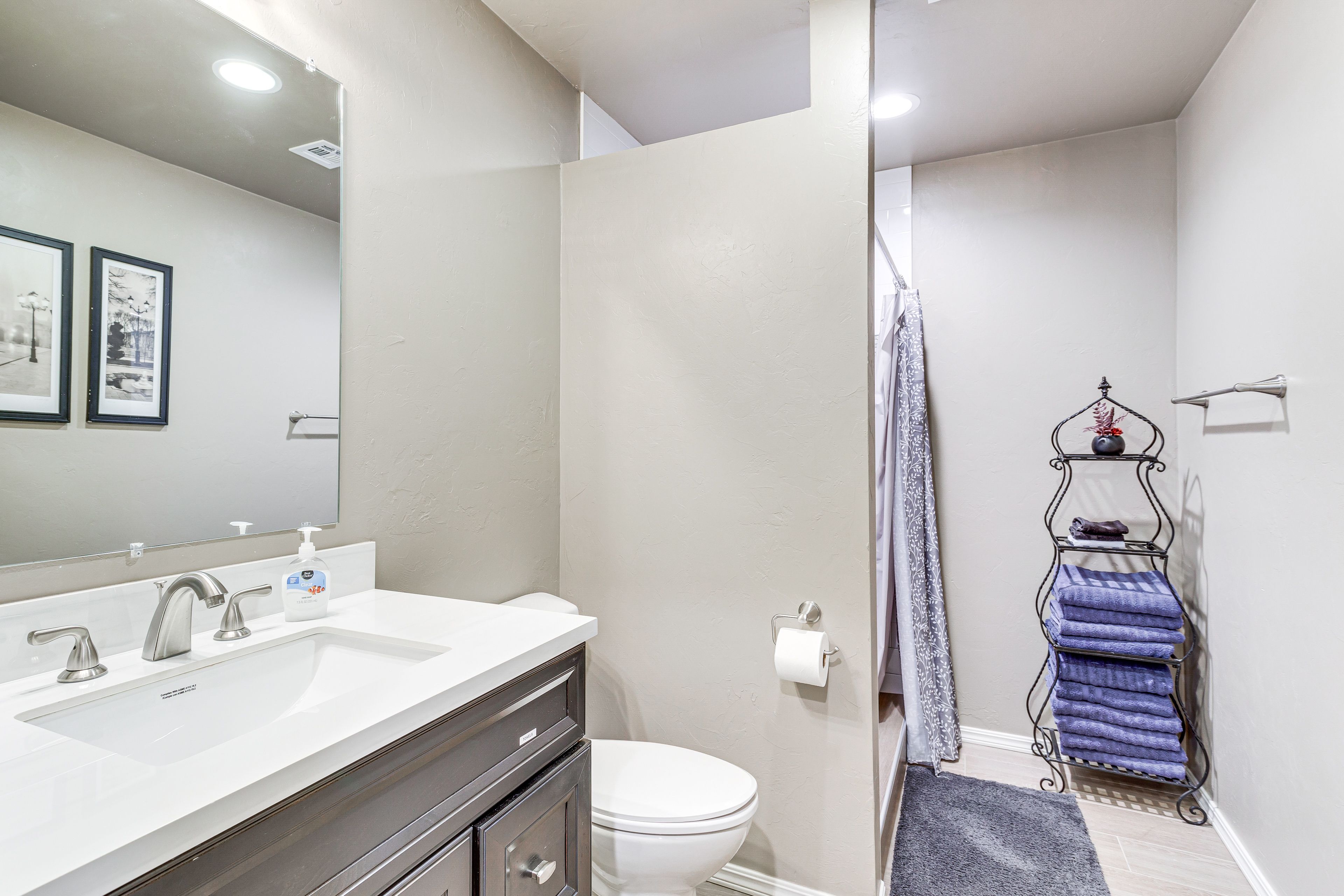 Full Bathroom