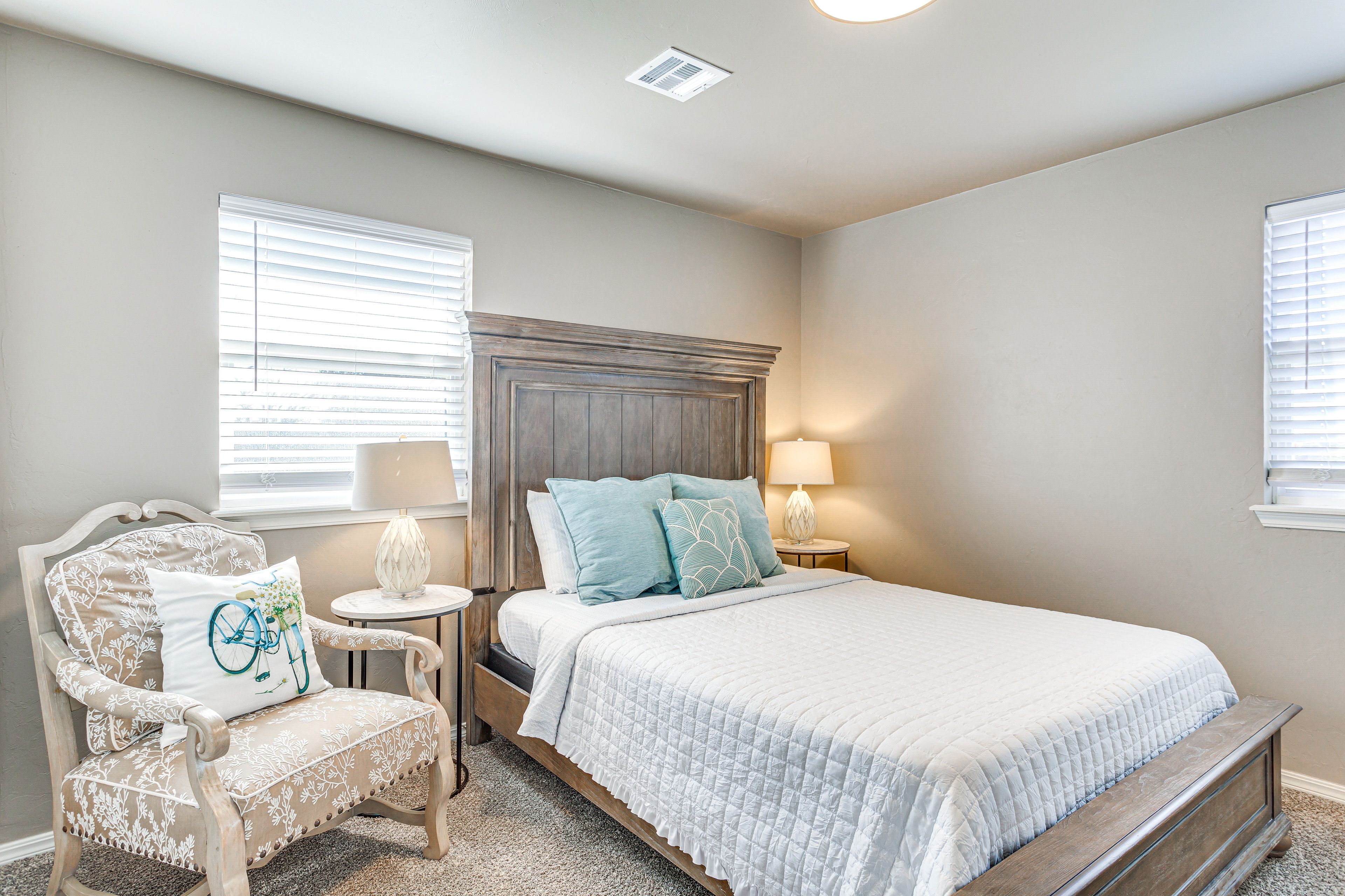 Bedroom 3 | Queen Bed