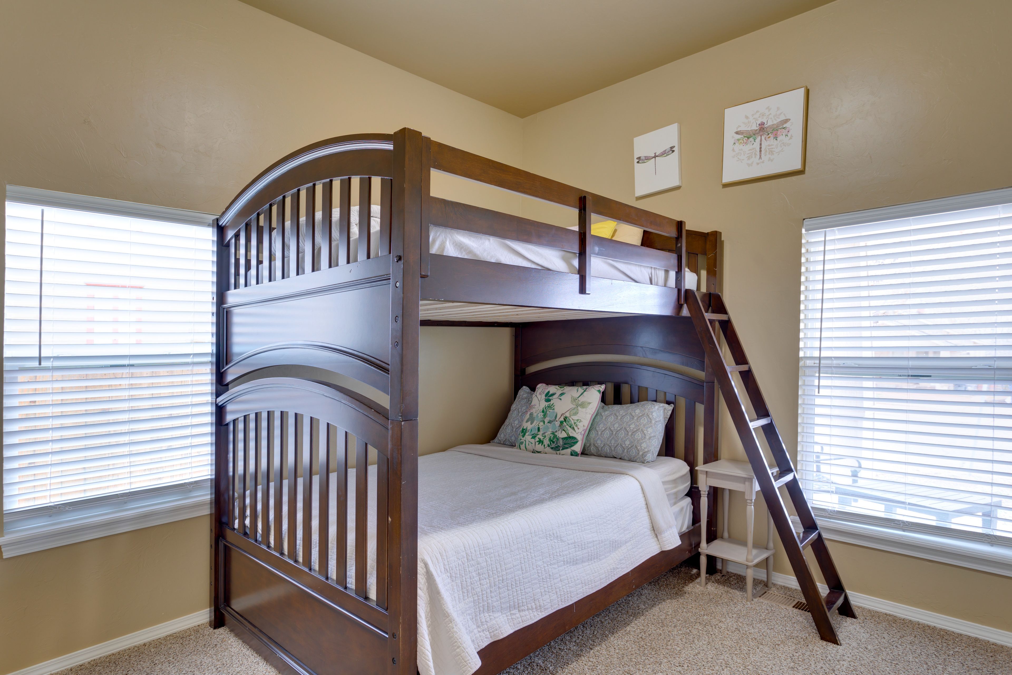 Bedroom 3 | Twin/Full Bunk Bed