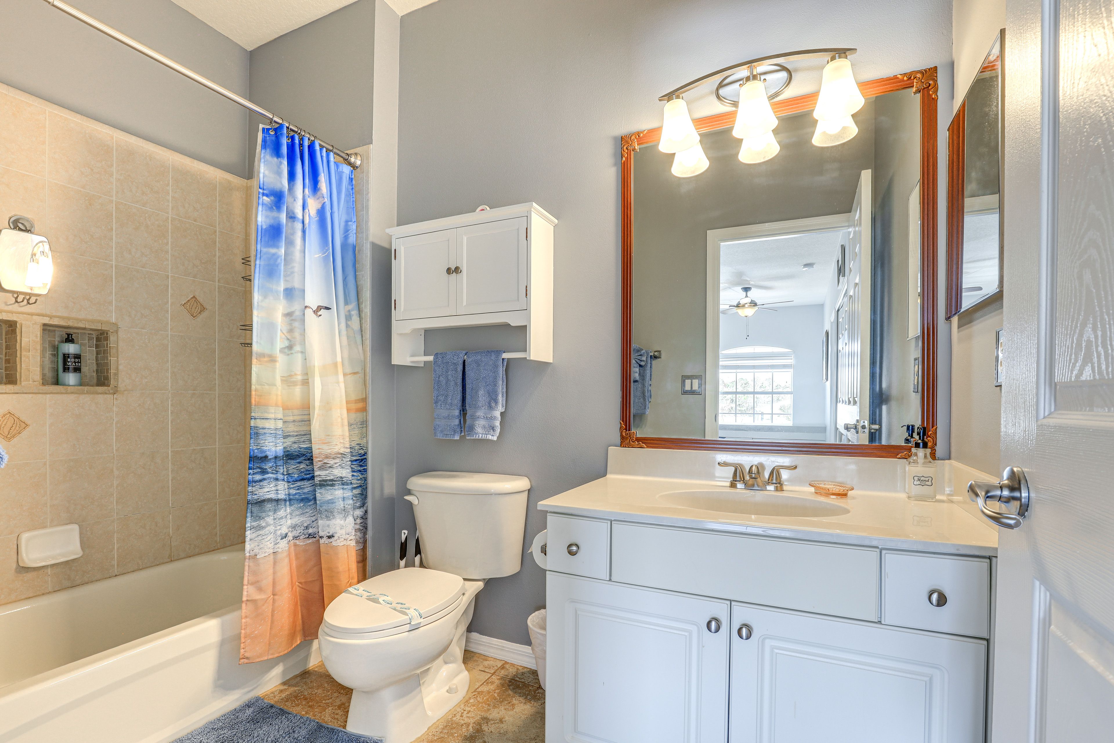 Full Bathroom | 2nd Floor